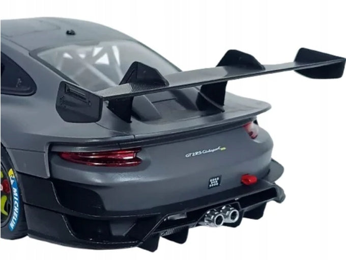 1:14 Remote controlled car Porsche 911 GT2 RS Rastar Clubsport 25 Kind driving