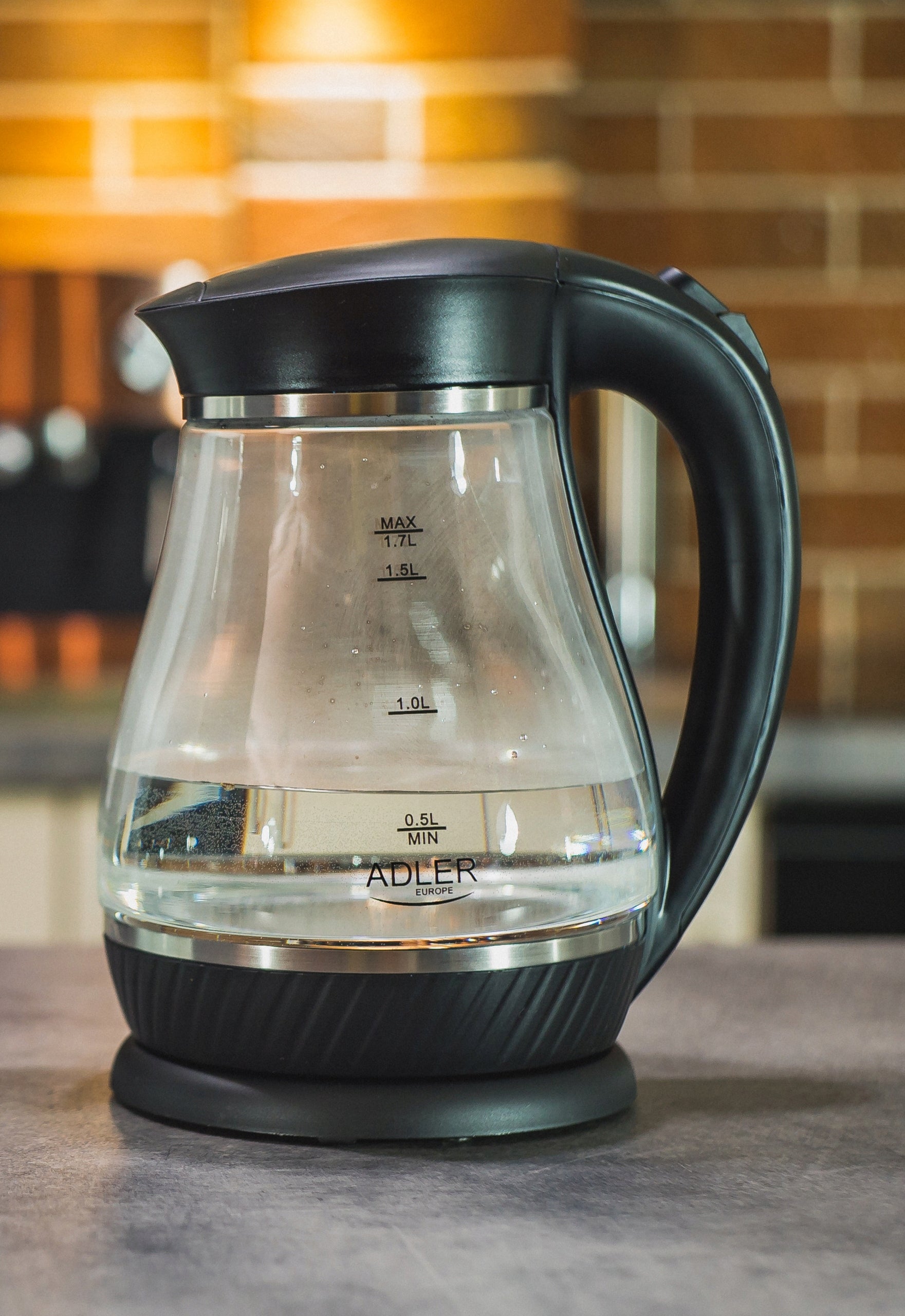 1,7W 2200W LED CORDLESS GLASS KETTLE Dominant color black