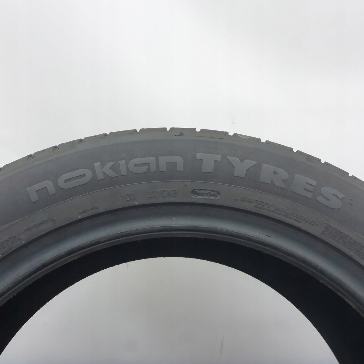 1 pc Nokian Powerproof Summer Tyre 1 235/50 R19 103V XL 2025 Unused Number of tires offered 1 pc.