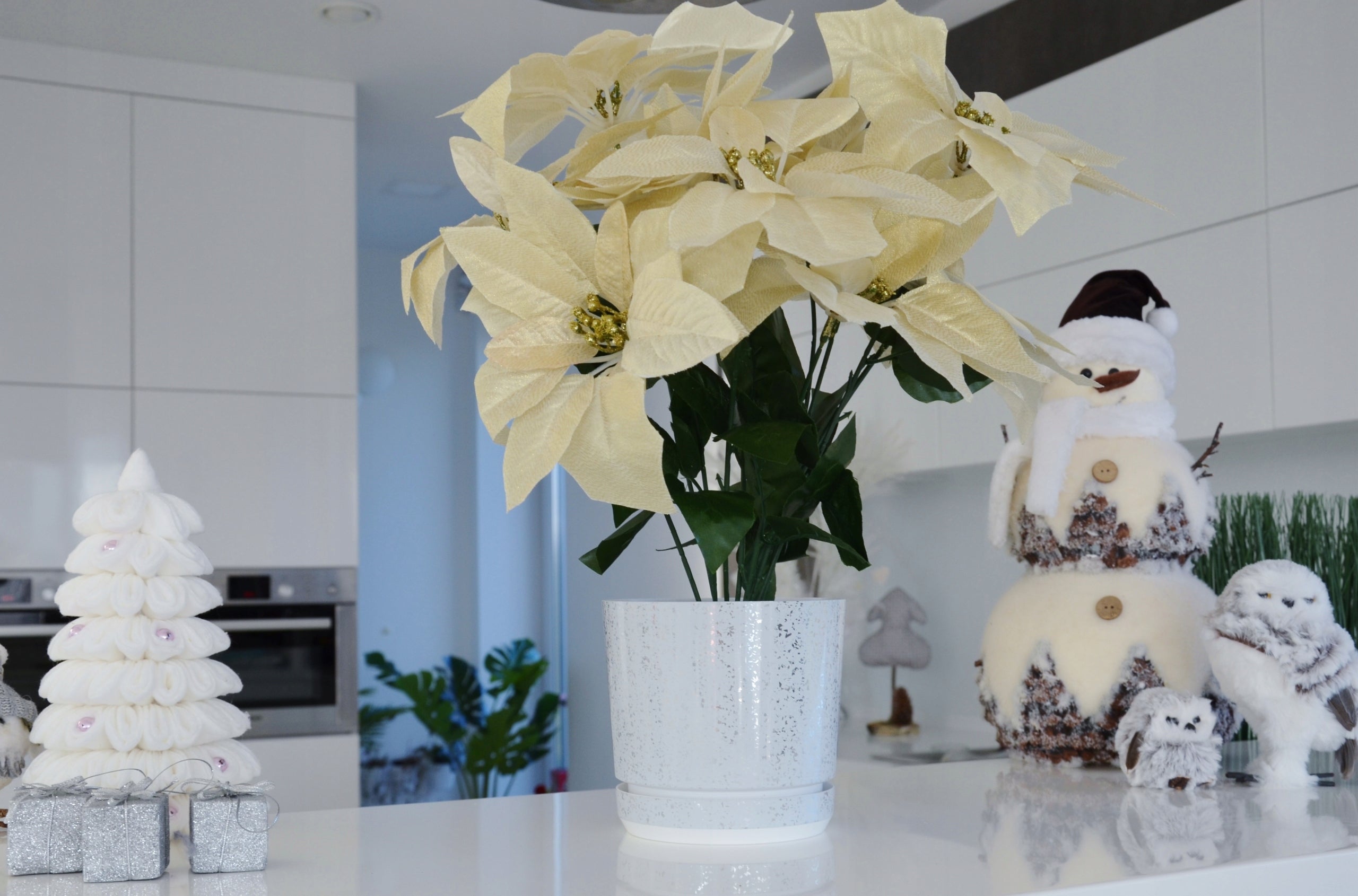 12 cm WHITE MARBLE Decorative pot with stand for herbs SCANDINAVIAN style Manufacturer code DEKOR 12/074