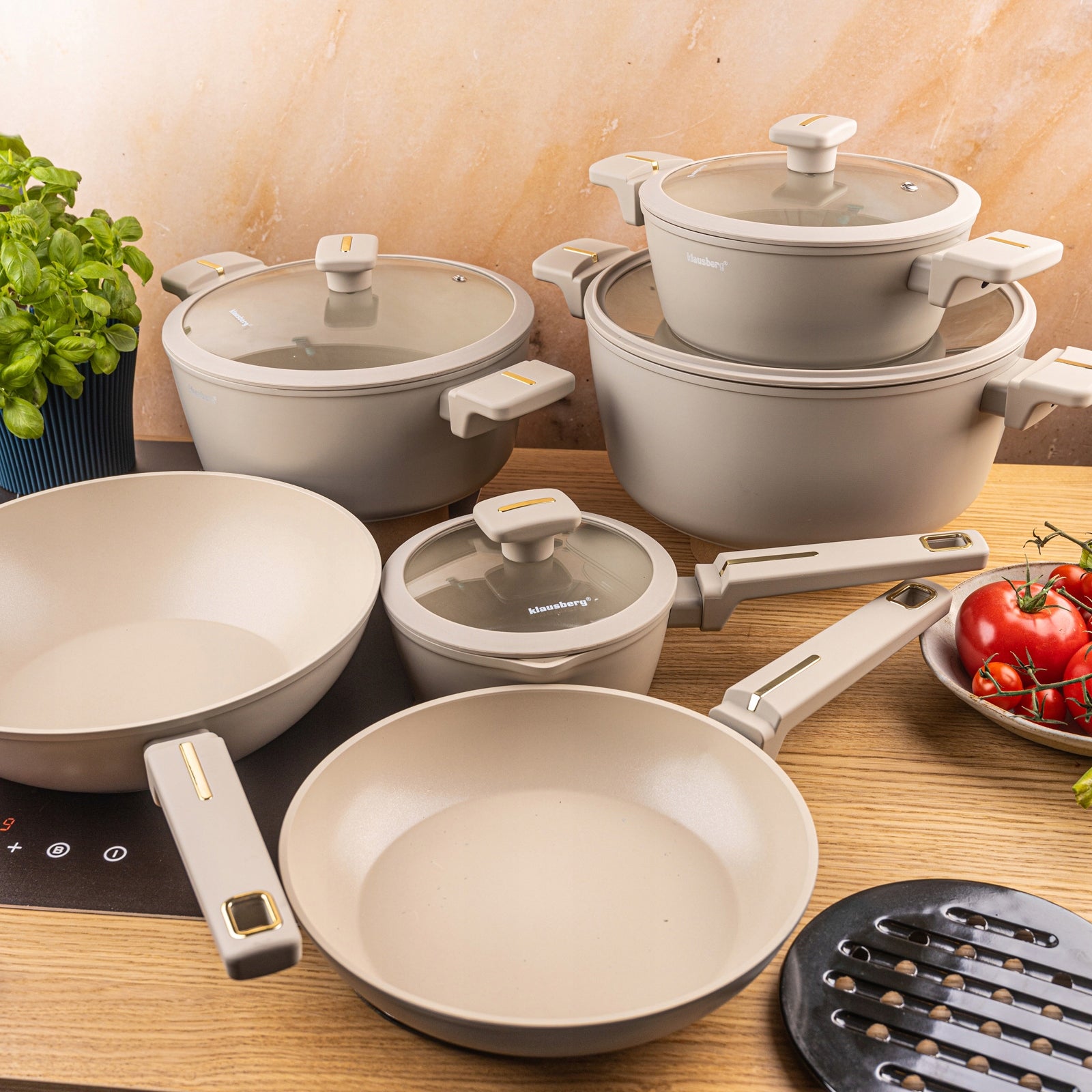 12-ele pot set with wok pan non-stick coating beige Manufacturer code KB-7969