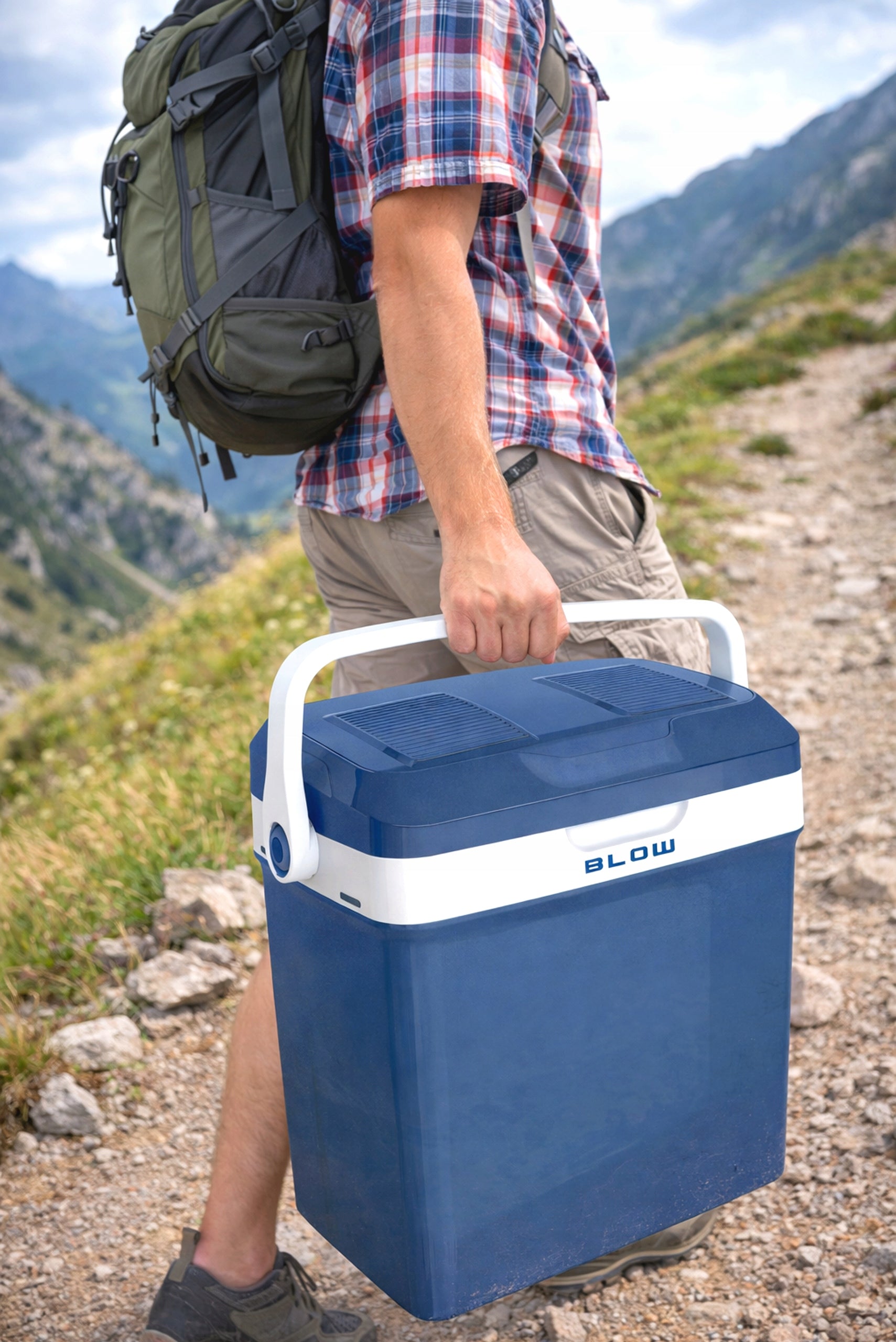 12V 230V PORTABLE CAR TOURIST REFRIGERATOR WITH HEATING FUNCTION 20L Packaging status original