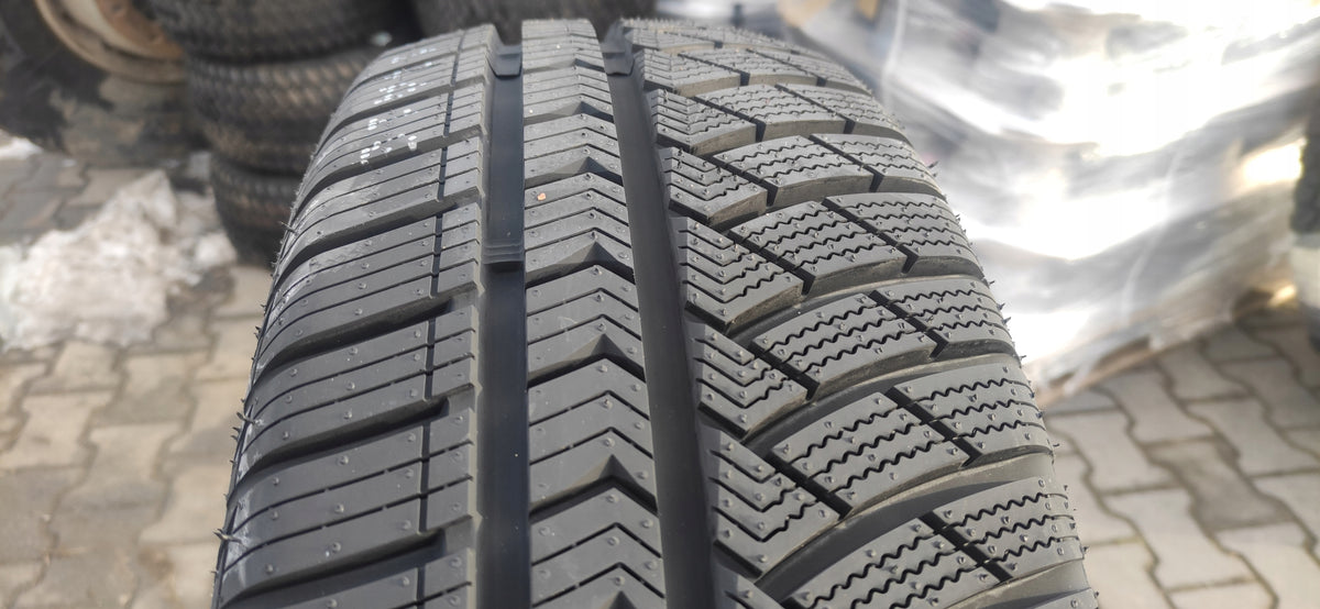155/80R13 SAILUN ATREZZO 4S 79T M+S 3PMSF All-season multi-season tyre Number of tires offered 1 pc.