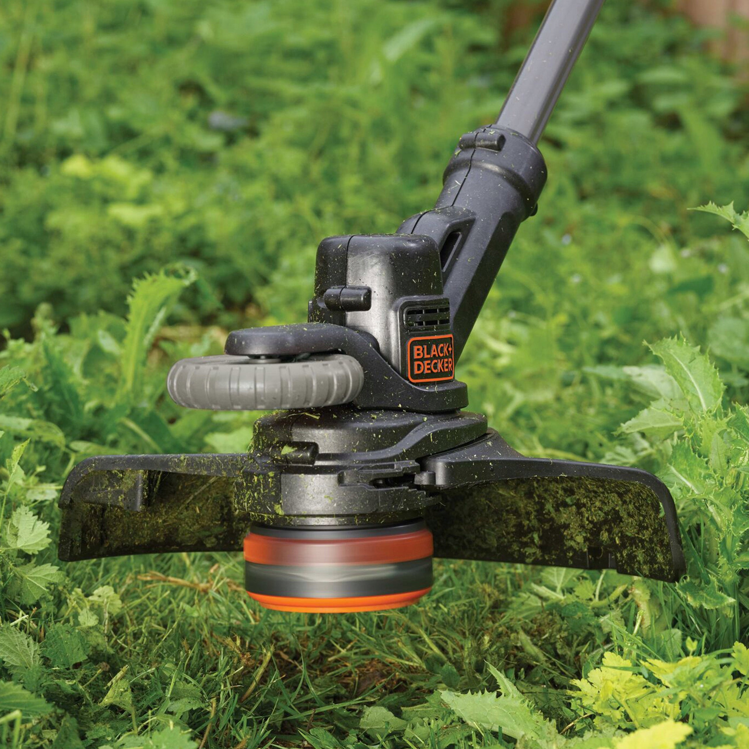 18V Cordless Grass Scythe Trimmer Black Decker STC1820PCB Tool weight 2.33 kg