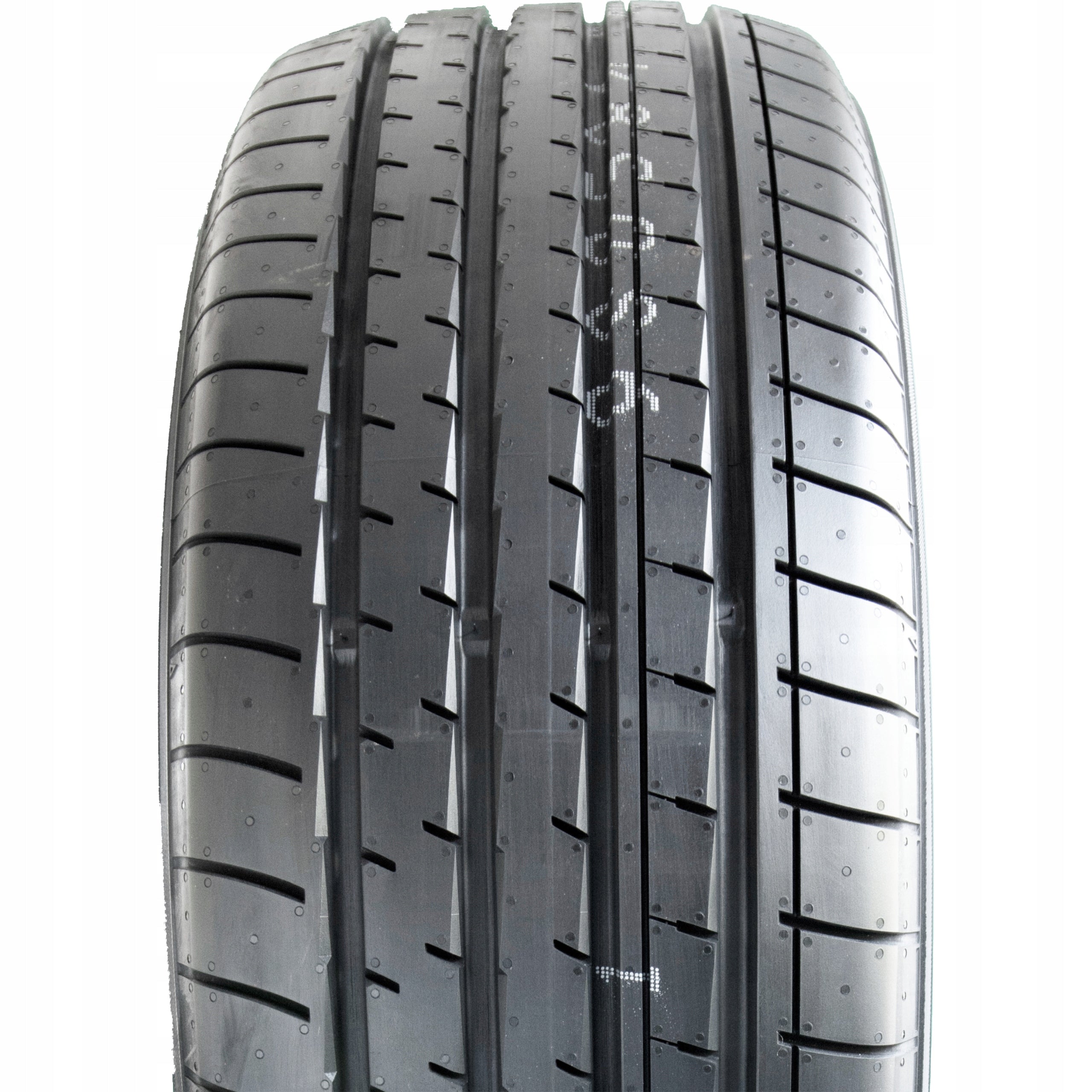 1x LETNÍ PNEUMATIKA 235/55R19 Yokohama ADVAN V61 105V Number of tires offered 1 pc.