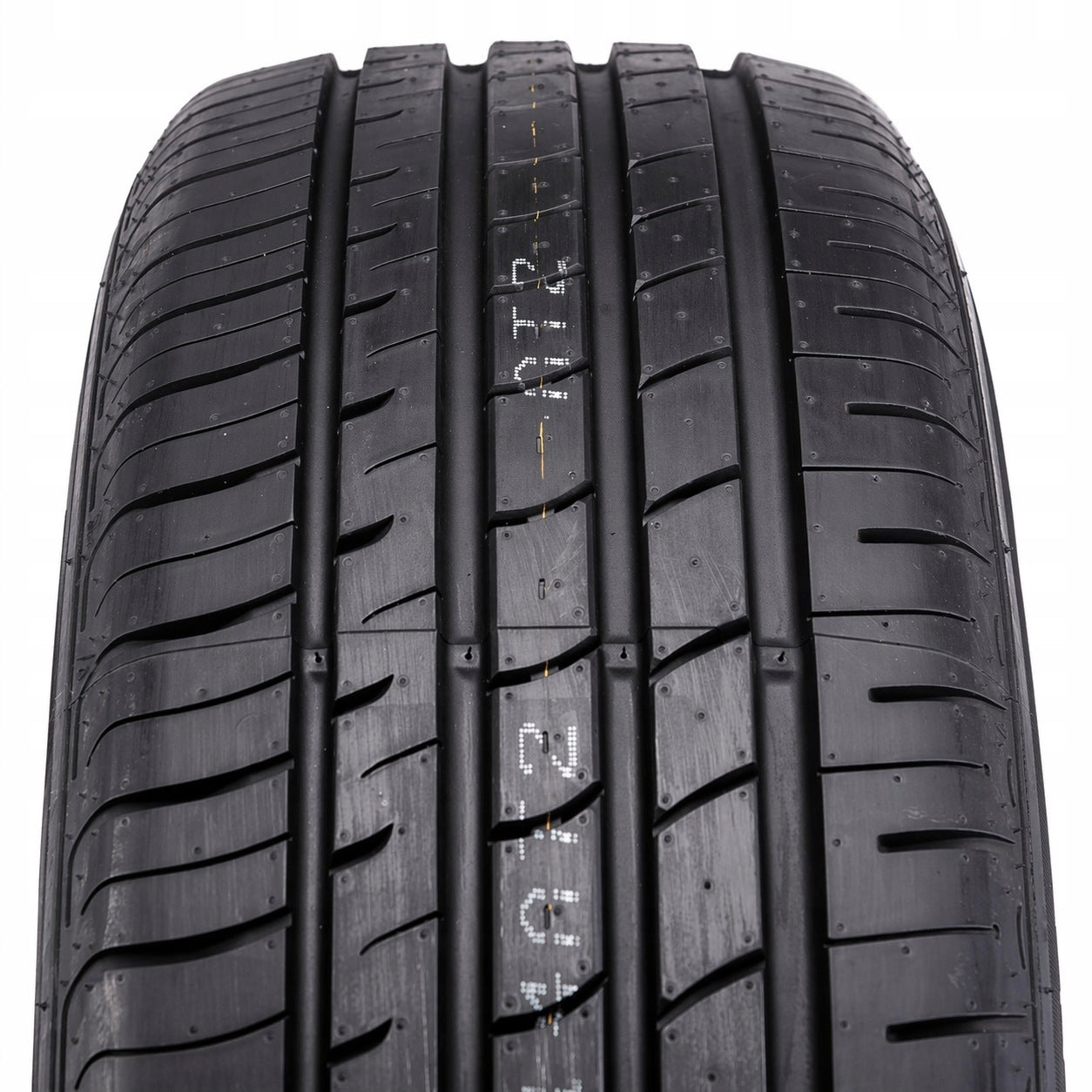 1x SUMMER TYRE 225/65R18 Nexen N'Fera RU1 103V Number of tires offered 1 pc.