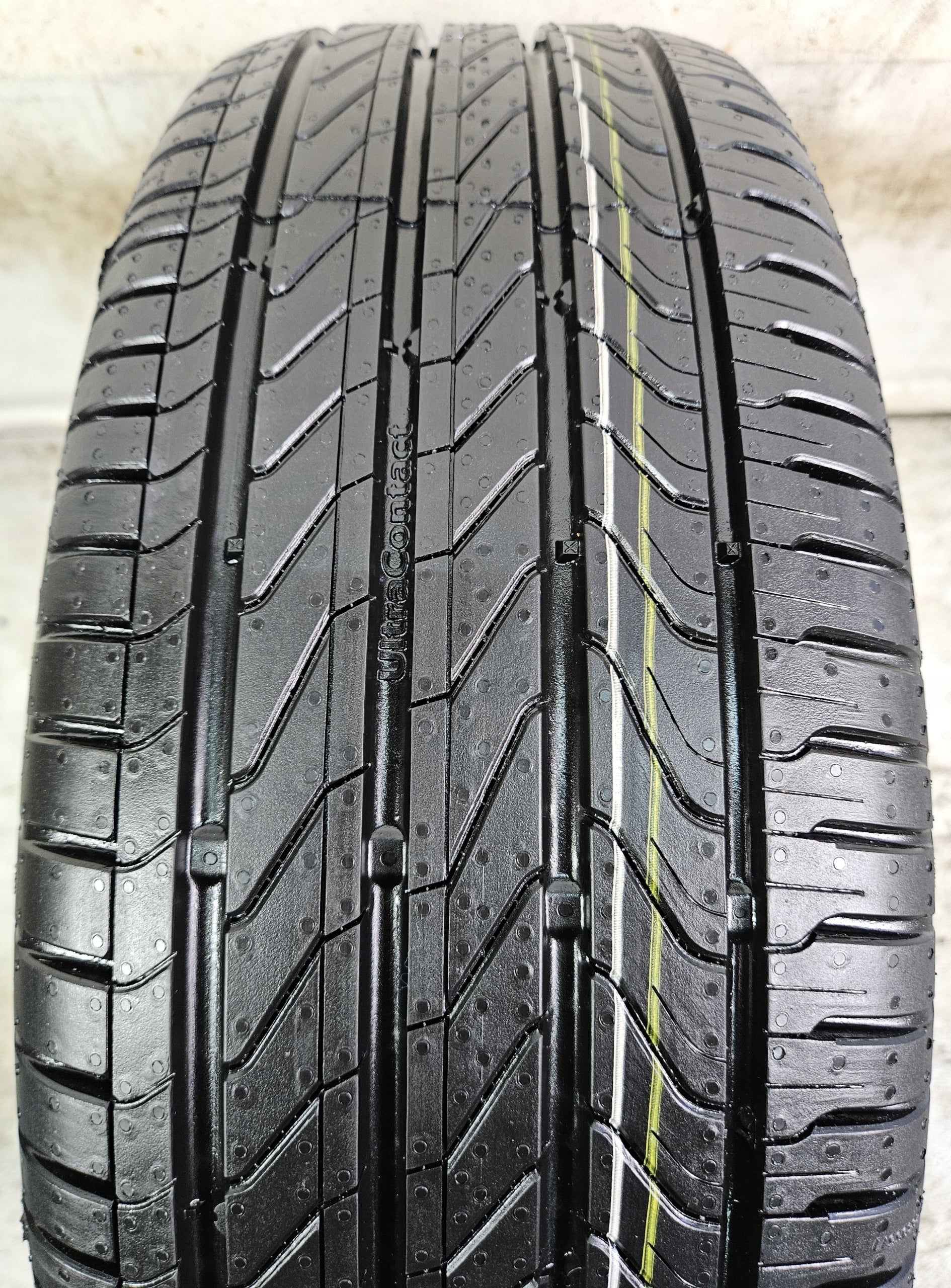 1x SUMMER TYRE CONTINENTAL ULTRACONTACT 215/60/16 215/60R16 99H XL 2025- Number of tires offered 1 pc.