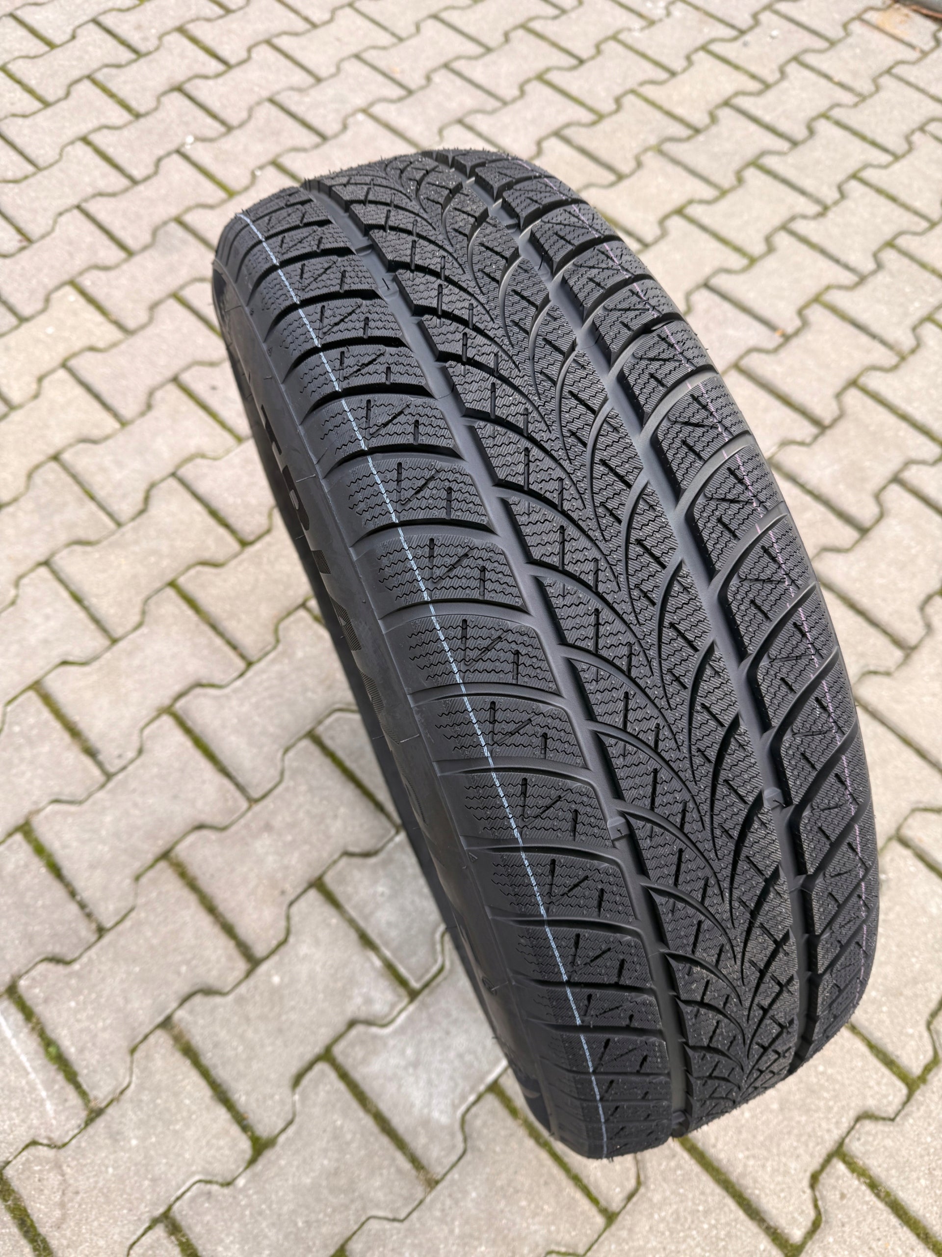 1x Triangle TW401 195/65/15 195/65R15 195/65 R15 Winter Tyres 2026r. Year of manufacture 2026