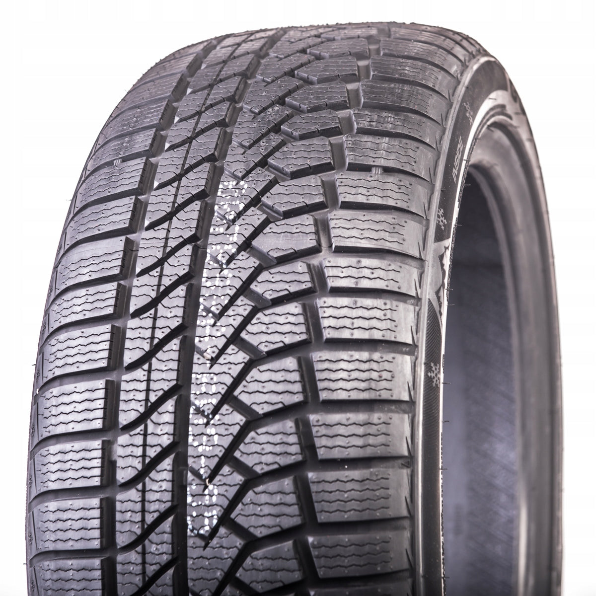 1x WINTER TYRE 225/55R16 Goodride Z507 99V XL FR