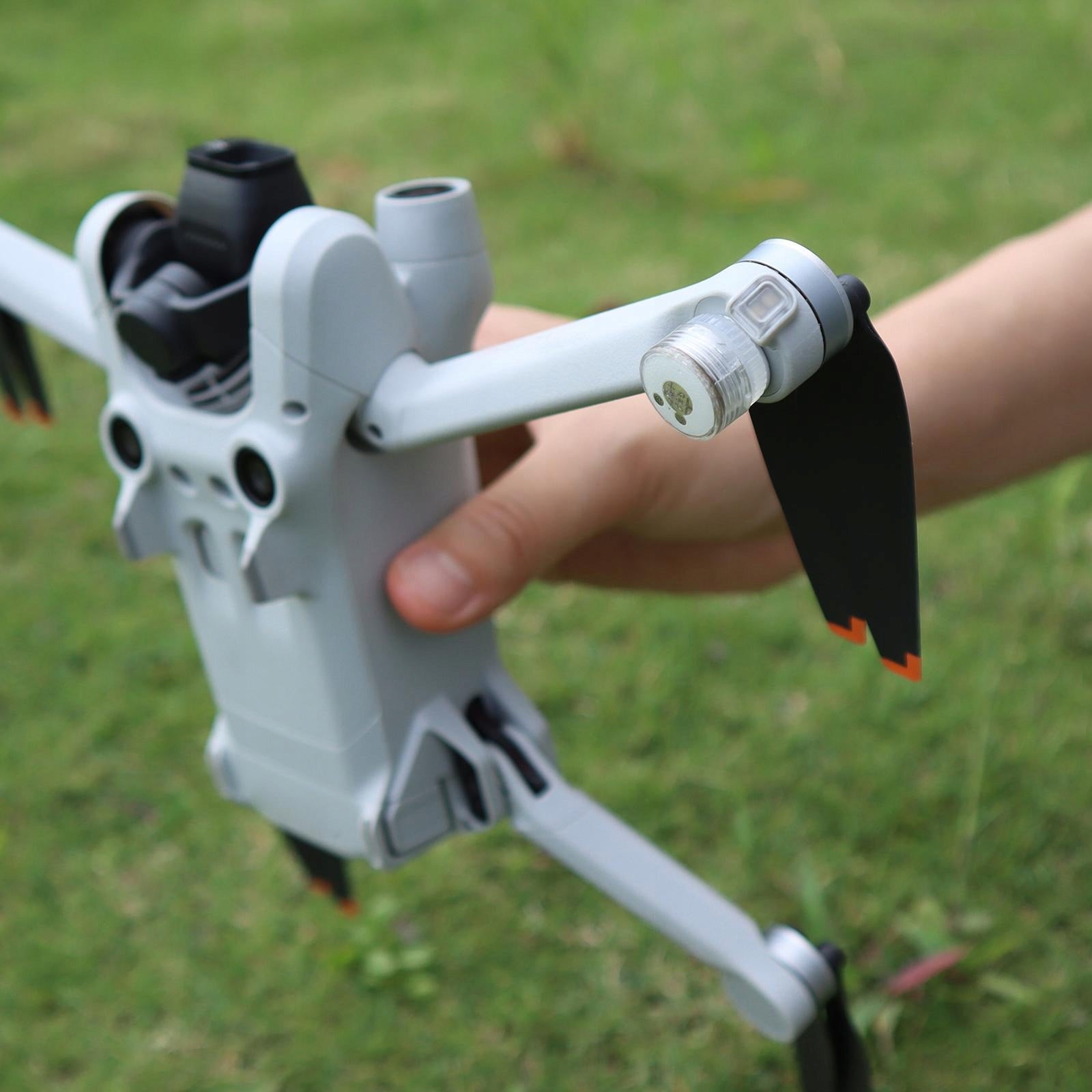 2 Pieces Drone Night Flight Light Night Navigation LED Flash Lamp Packaging status original