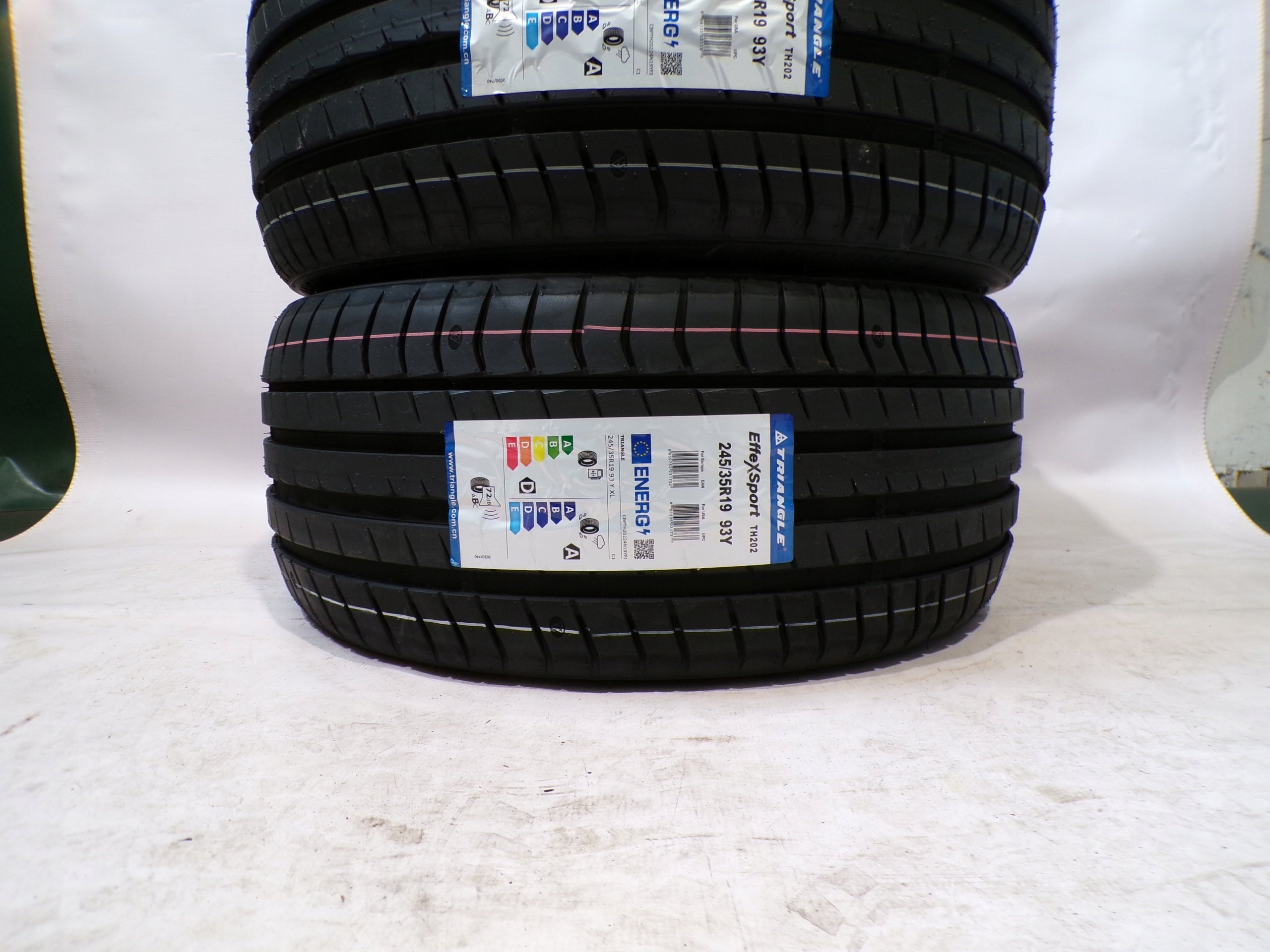 2 new summer tyres 245/35R19 93Y XL Triangle EffexSport TH 202 r. 2025 Number of tires offered 2 pcs.
