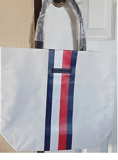 2 sets Tommy Hilfiger Girl edt 50ml lotion 100ml + women's handbag freebie EAN (GTIN) 022548151655
