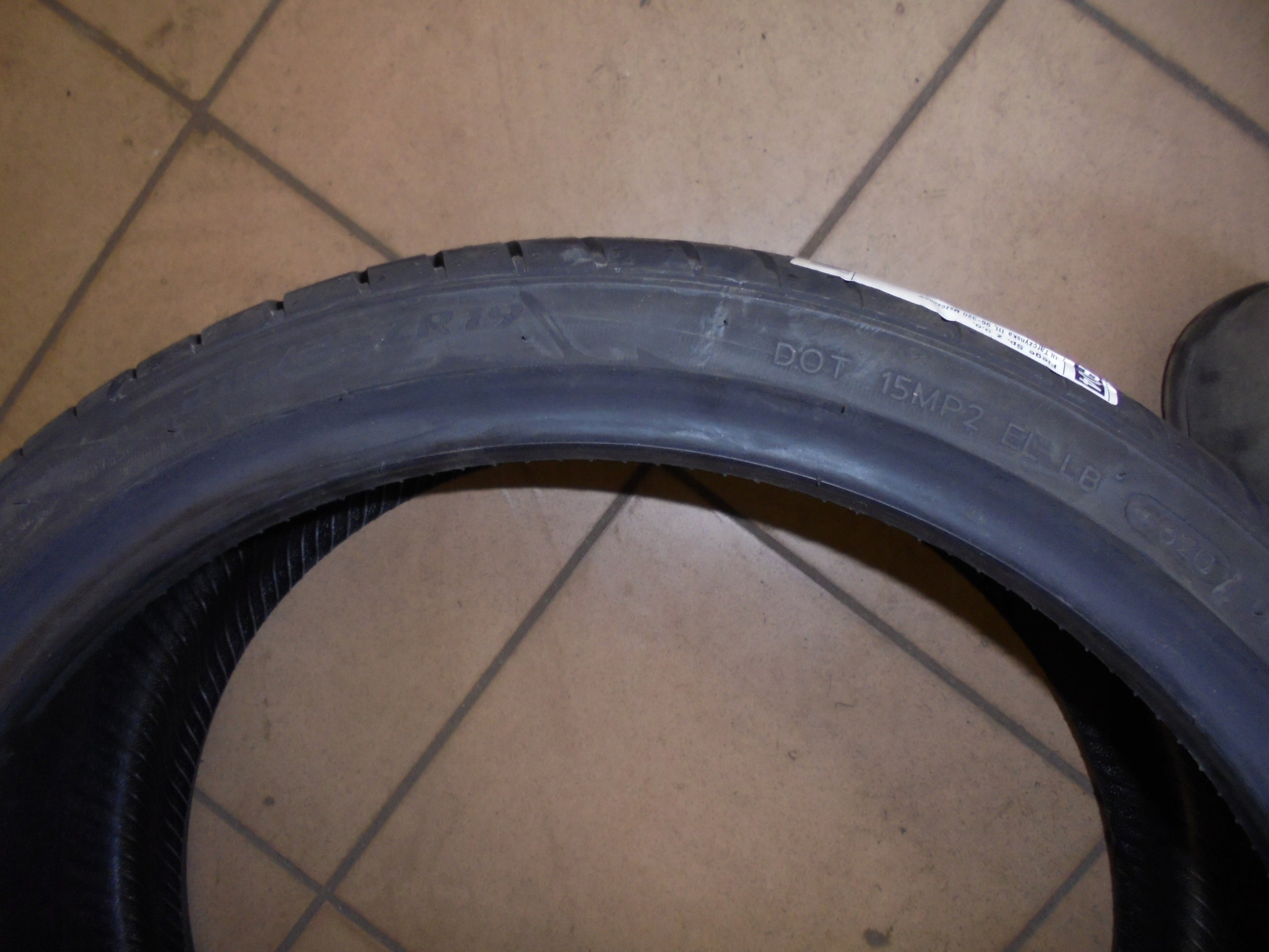 215/35ZR19 Laufenn Z Fit EQ LK03 Number of tires offered 1 pc.