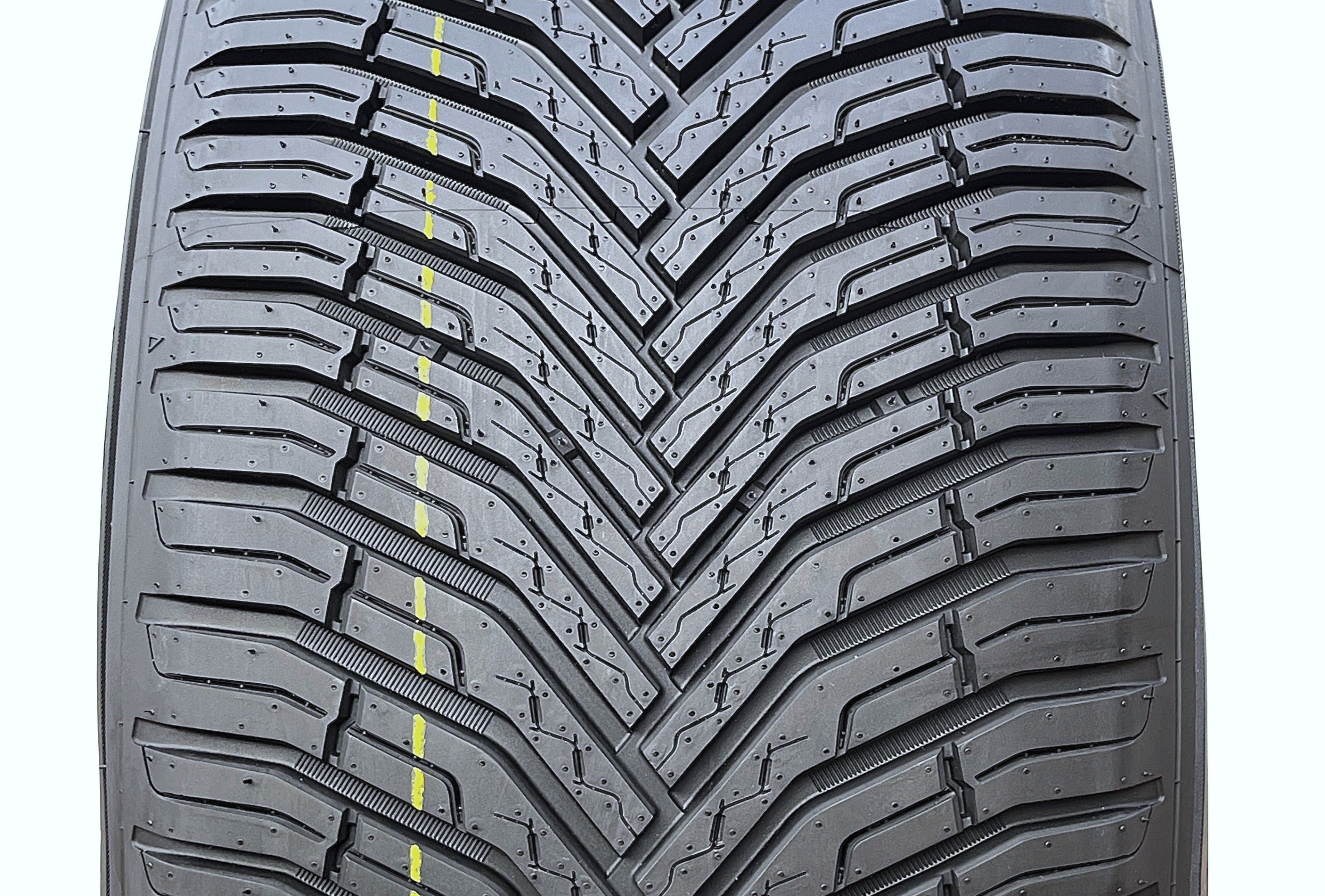 215/55R17 NEW ALL-SEASON TYRES 215 55 17 MULTI-SEASON Year of manufacture 2026