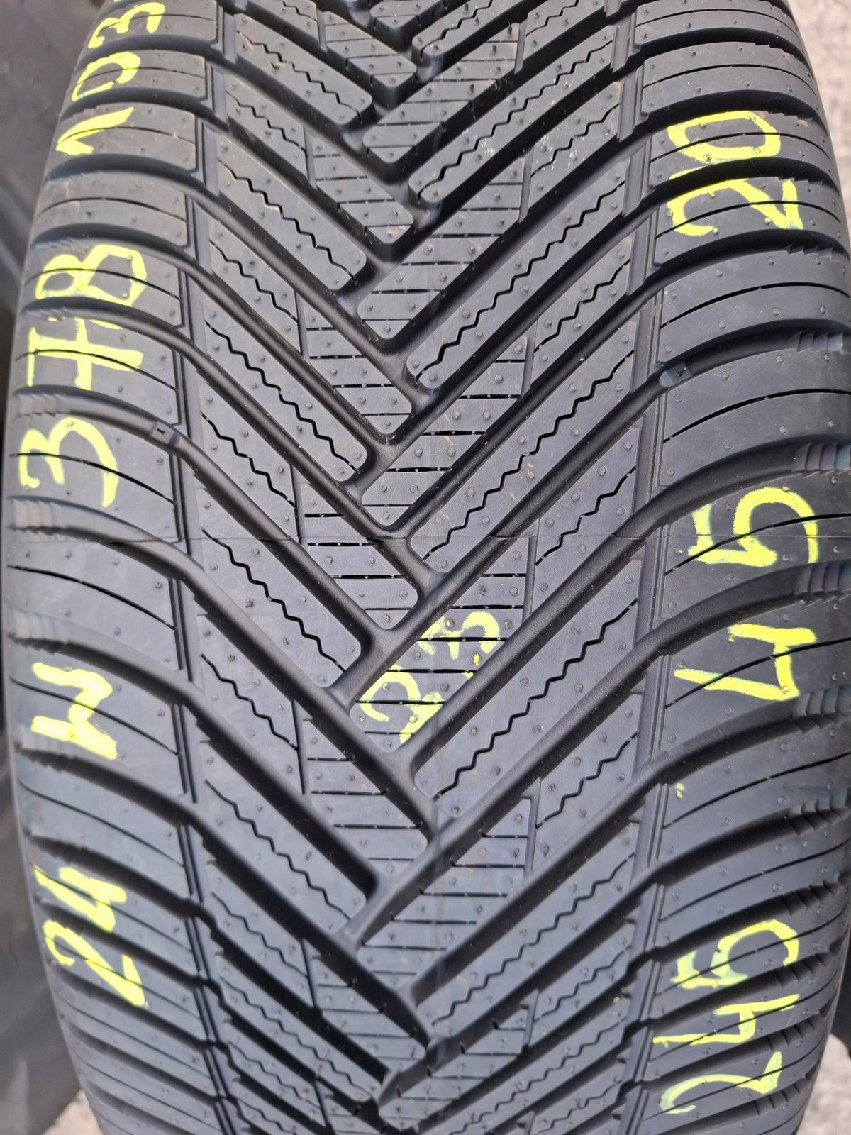 245 45 20 HANKOOK KINERGY 4S2 X