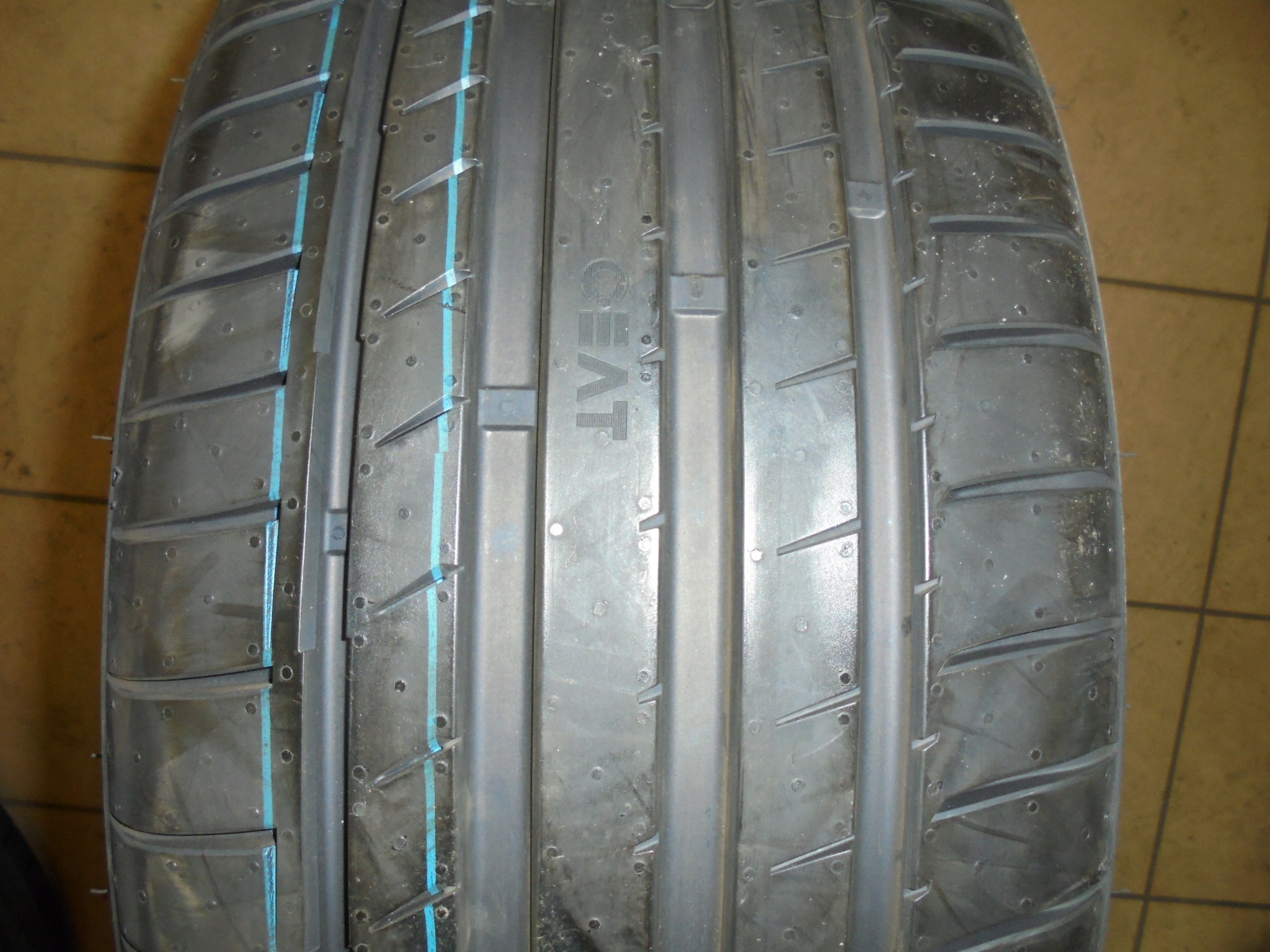 245/45R19 Ceat SportDrive Season summer