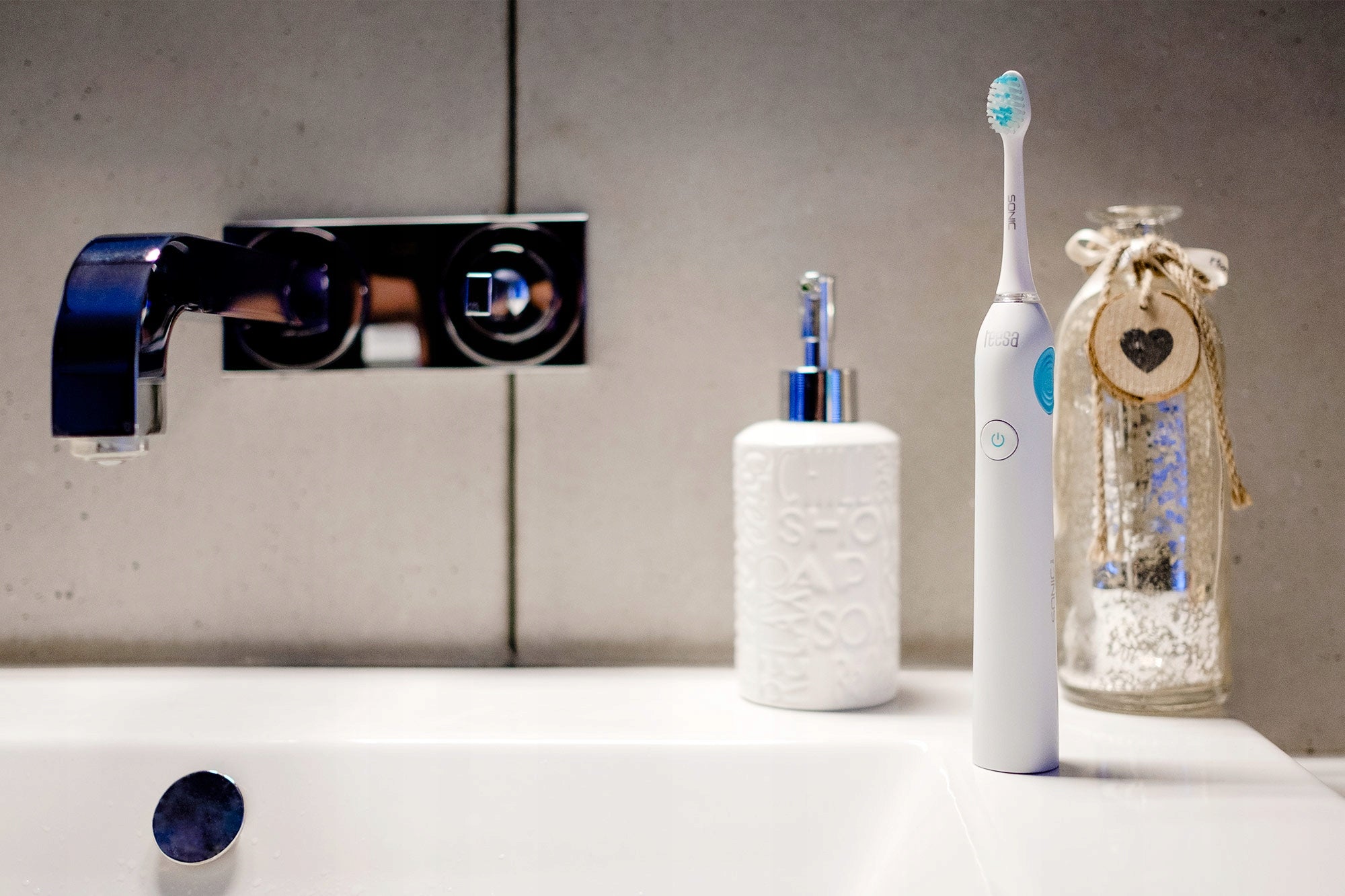 2X Sonic Toothbrush Teesa SONIC PRO IPX7 Kind toothbrush