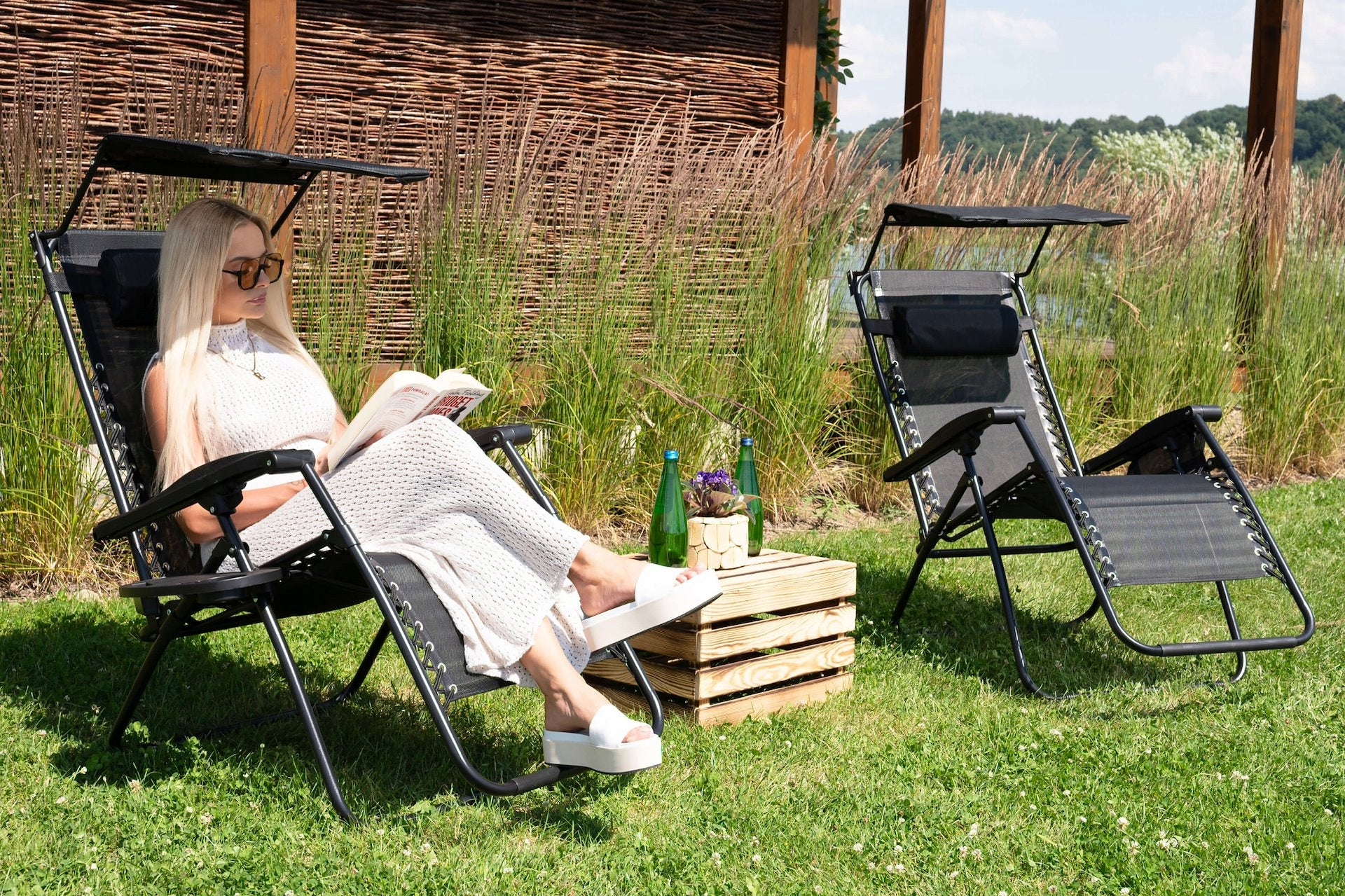 2x BEACH LOUNGER WITH VISOR FOLDING BEACH LOUNGERS GRAVITY ARMCHAIR Model 2x GC0003 LEŻAK ZERO-GRAVITY 2 SZT.