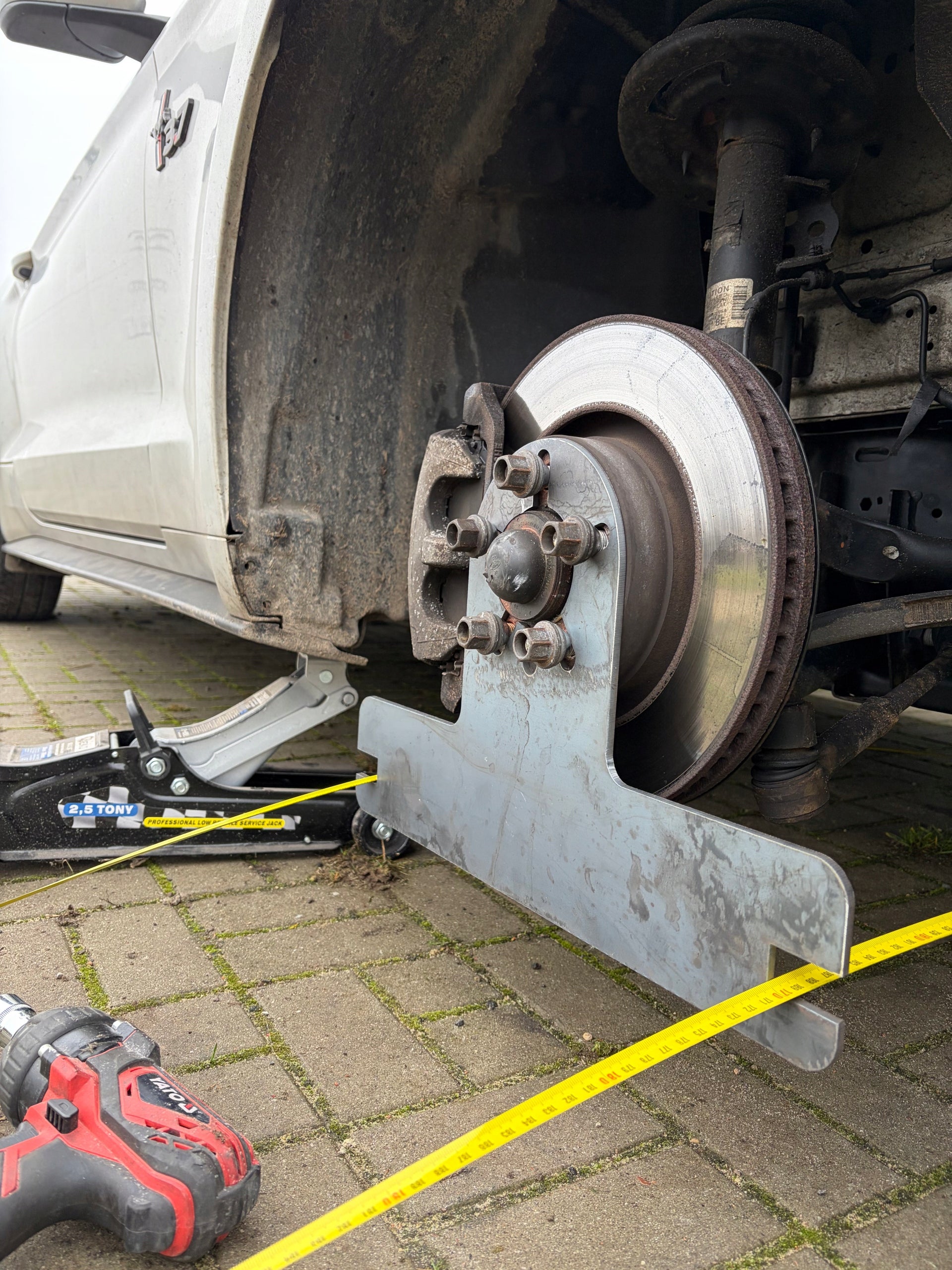 2x DEVICE FOR SETTING WHEEL CONVERGENCE IN VEHICLES GEOMETRY CONVERGENCE Product weight with unit packaging 6 kg