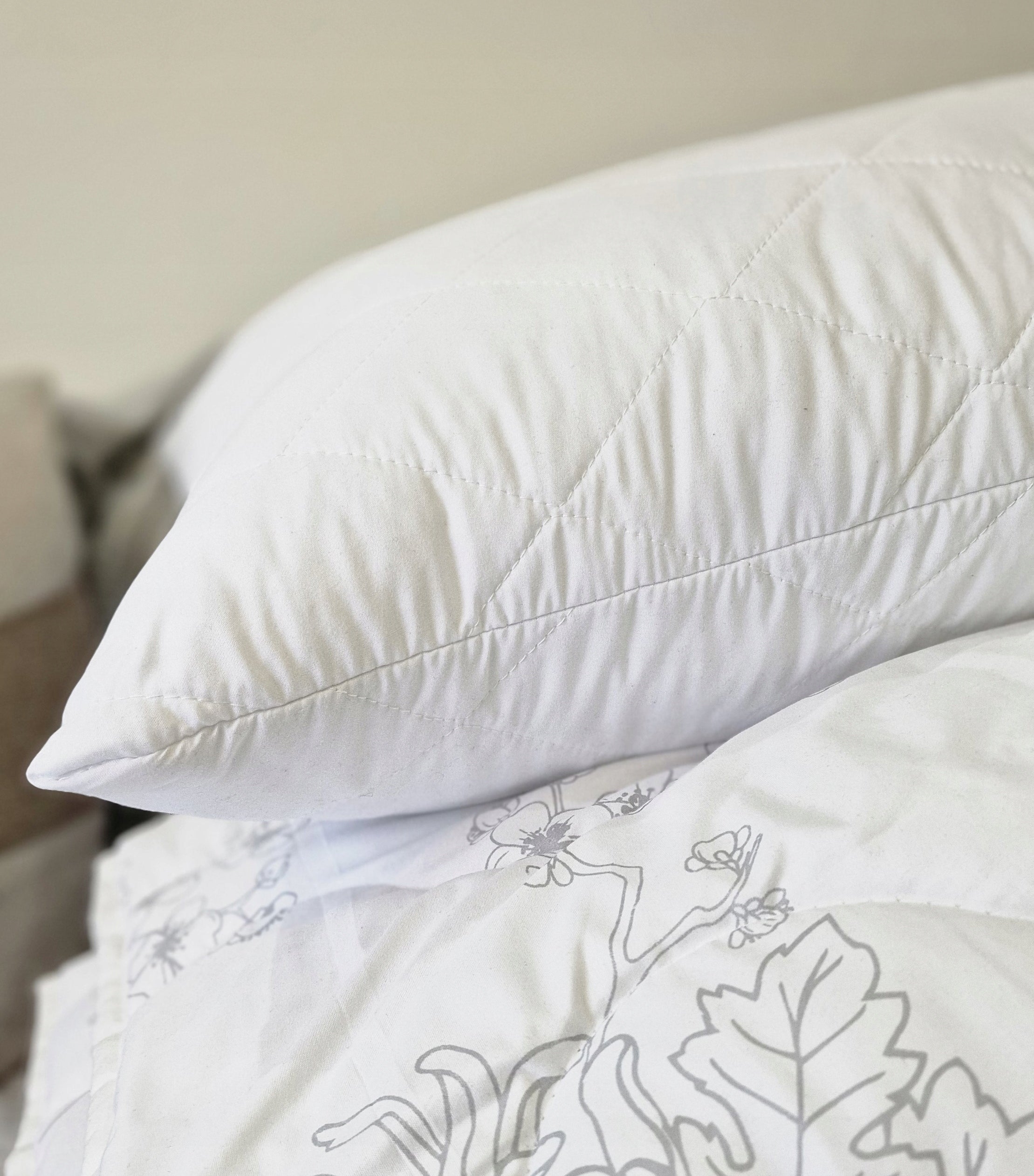 2x PILLOW 70X80 ANTI-ALLERGIC QUILTED FLUFFY SPRING WITH ZIPPER Manufacturer code poduszka komplet suwak 70x80 2 sztuki