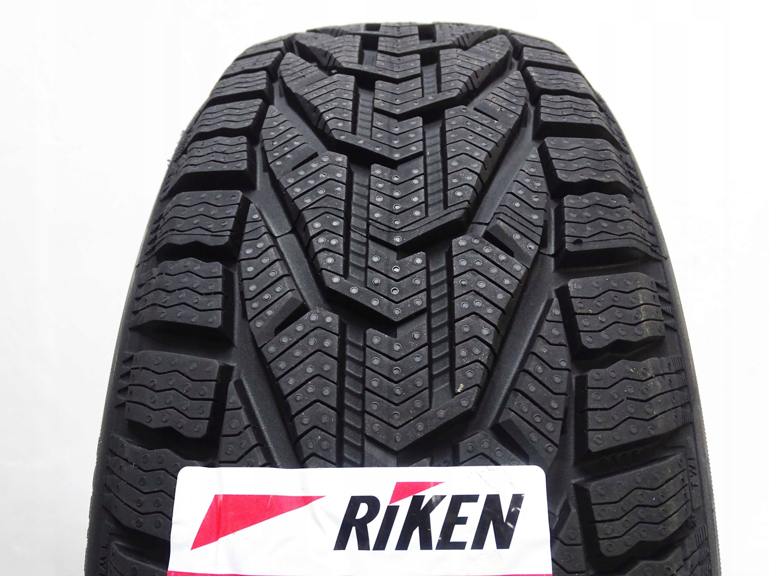 2x RIKEN 235/40R18 95V SNOW XL (like Kormoran) 2022r