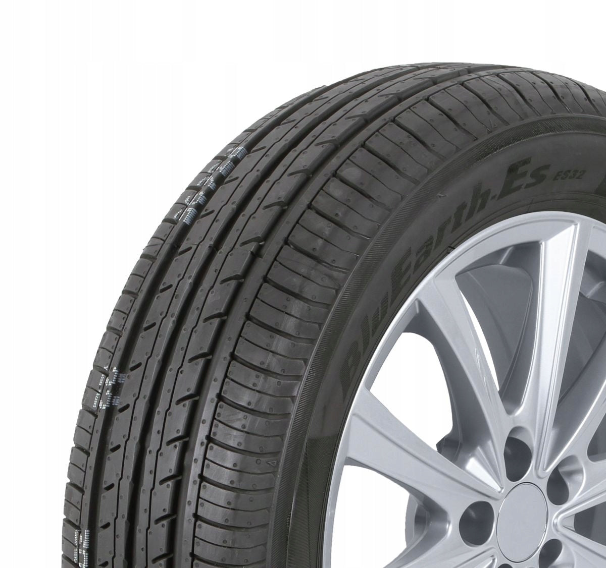 2x YOKOHAMA 225/40R18 92W BluEarth-ES ES32 XL RPB summer 2025