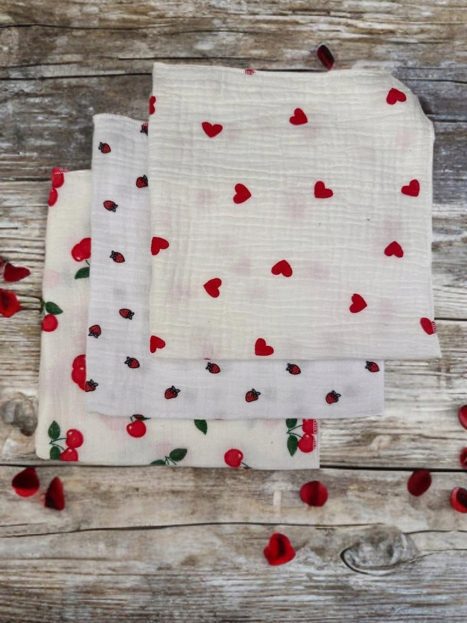 3-PACK MINI DIAPERS MUSLIN 38x38 ClothS CHERRIES HEART STRAWBERRIES Packaging status original