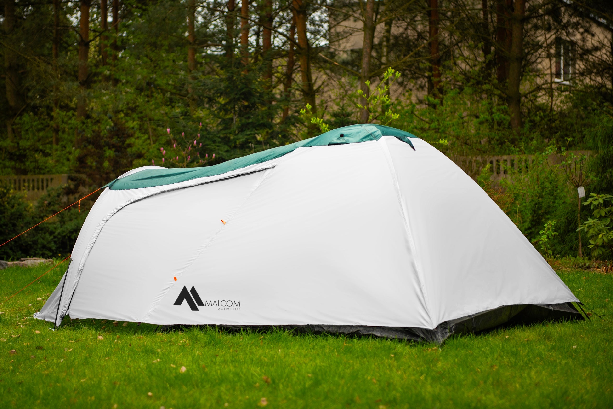 4-person single-coating tourist tent with vestibule 2000 mm Number of people 4