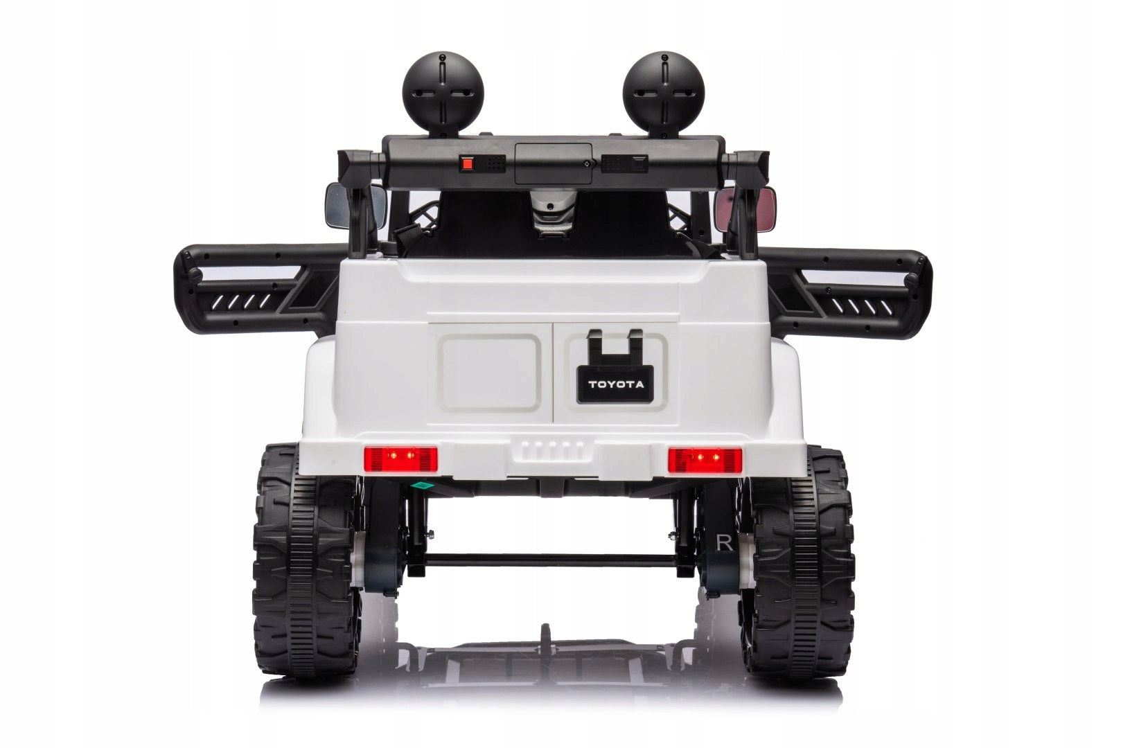 4x4 12V car battery electric Toyota FJ Cruiser Color white