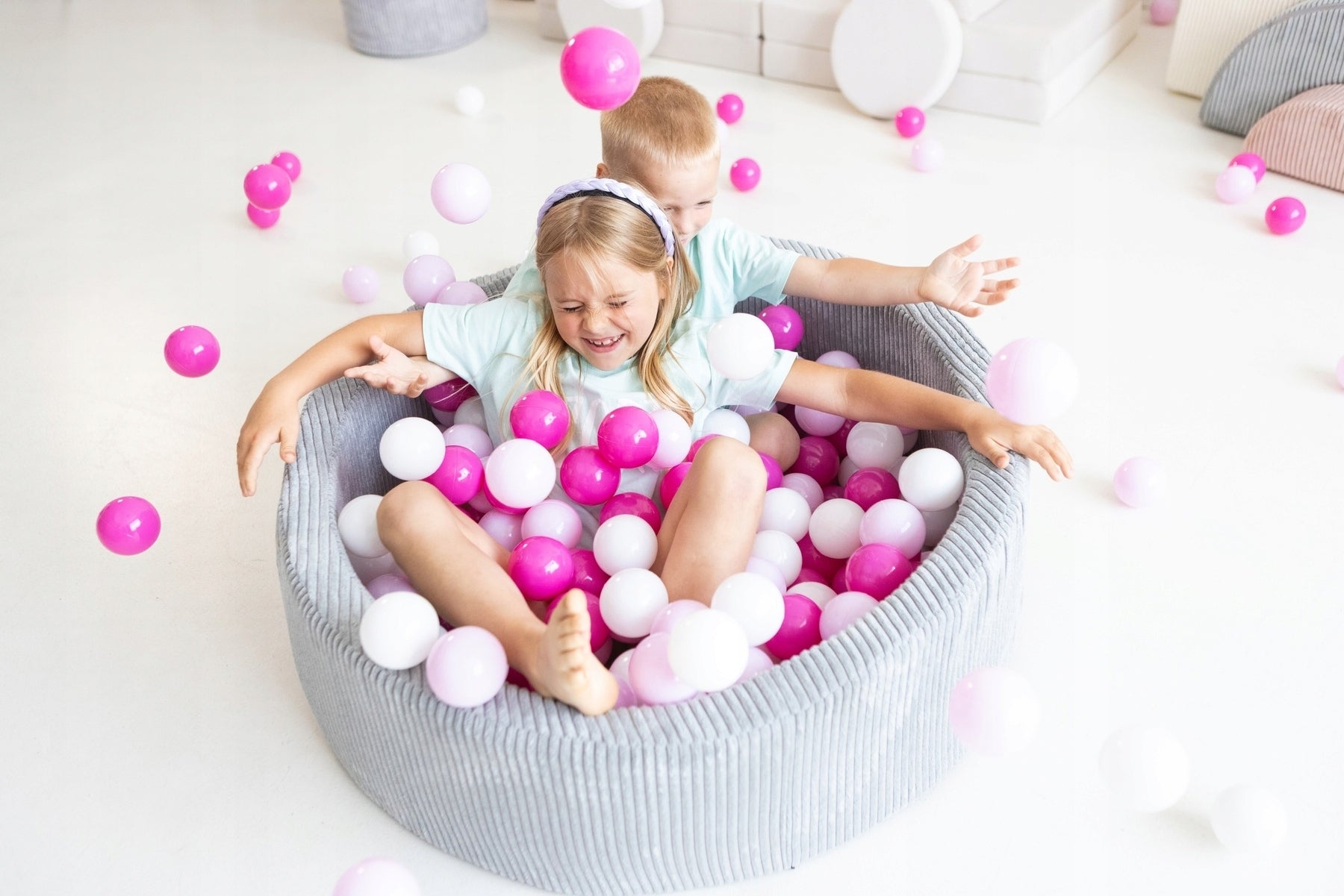 90 cm Corduroy Dry Pool with 300 Balls - Navy Blue/Pastel Kid's age 12+ months