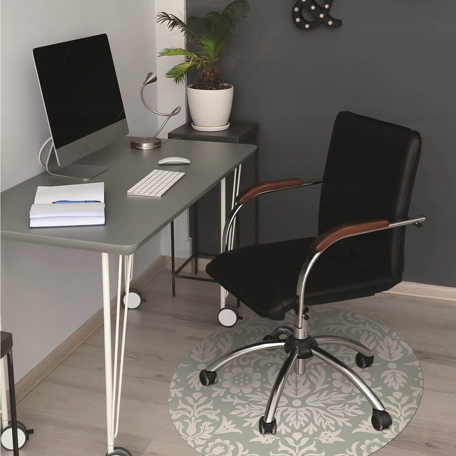 A mat that protects the floor at work. Floral eco pattern For floor