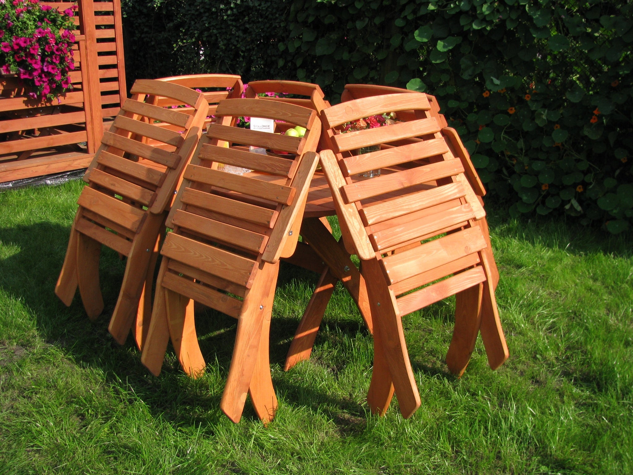 A set of foldable garden furniture, wooden terrace furniture, a set of furniture Main material wood