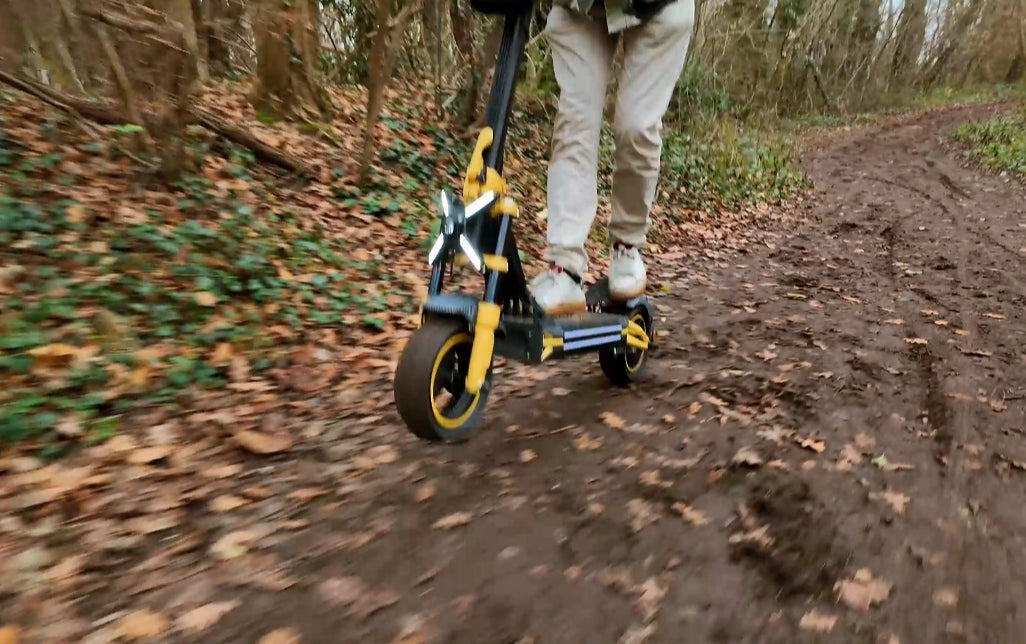 ADULT ELECTRIC OFF-ROAD SCOOTER V2Max 1640W 48V 85KM NFC Model V2Max 1640W 48V 85KM NFC