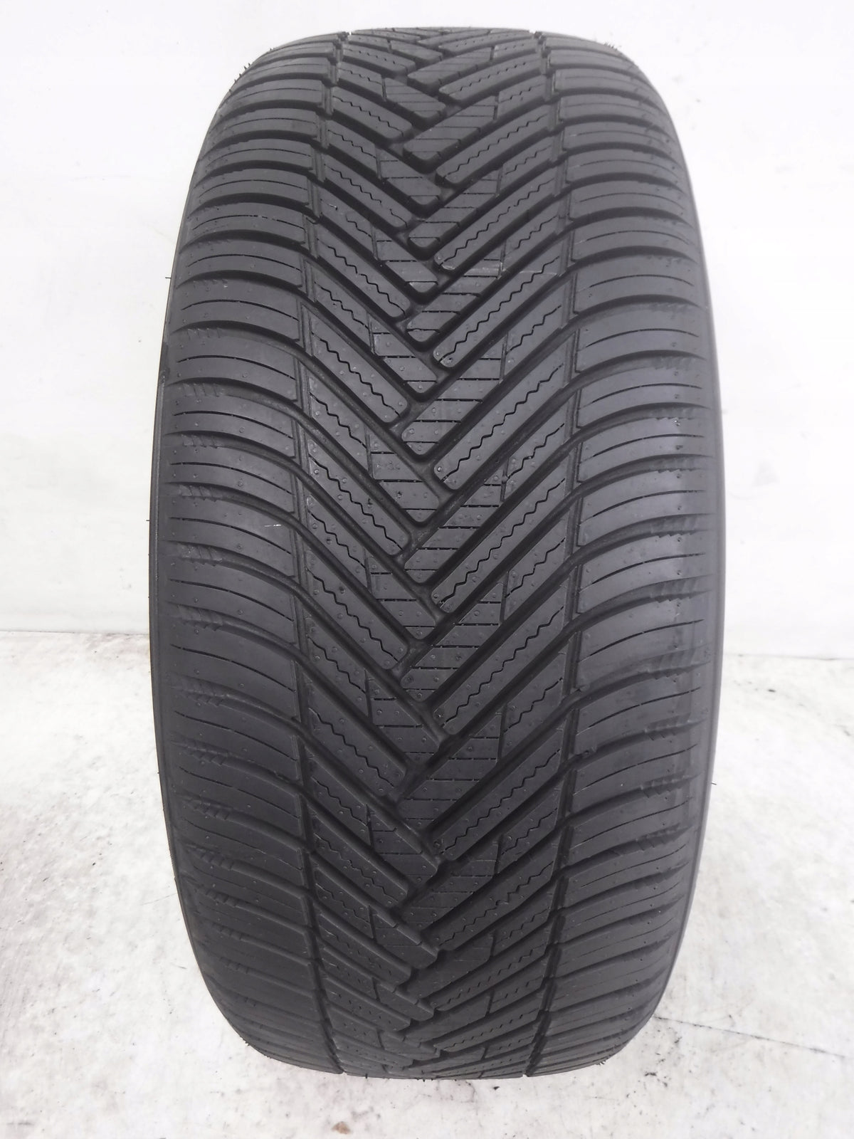 ALL-SEASON TYRE HANKOOK KINERGY 4S2 225/40/19 93Y M+S Number of tires offered 1 pc.