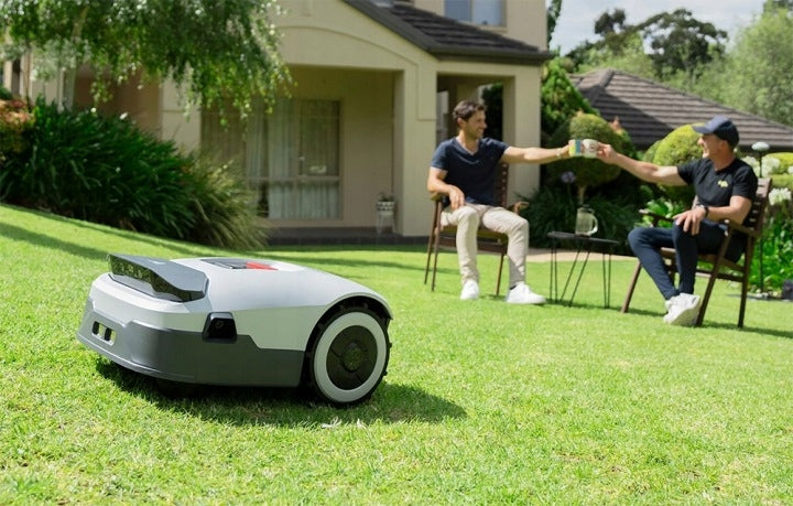 ANTHBOT GPS MOWING ROBOT AI 4 RTK CAMERAS 900m2 WITHOUT CABLE 2,5Ah GENIE 600E Mowing height adjustment range 30–70 cm