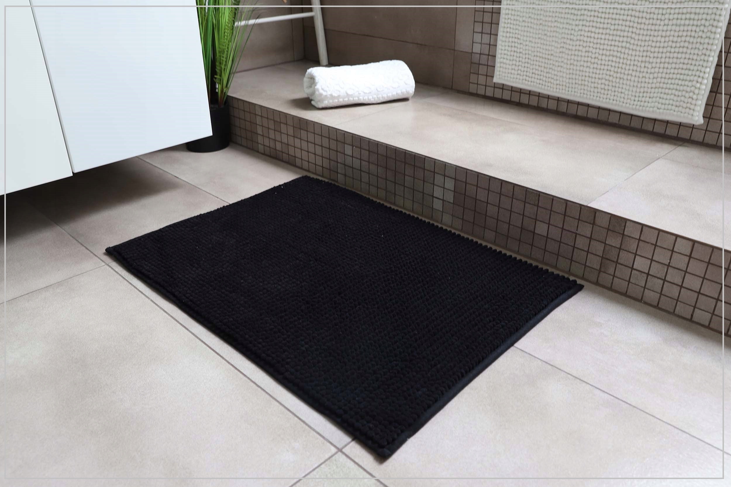 ANTI-SLIP BATHROOM CARPET BLACK GLOSSY 50X70 cm Product width 50 cm
