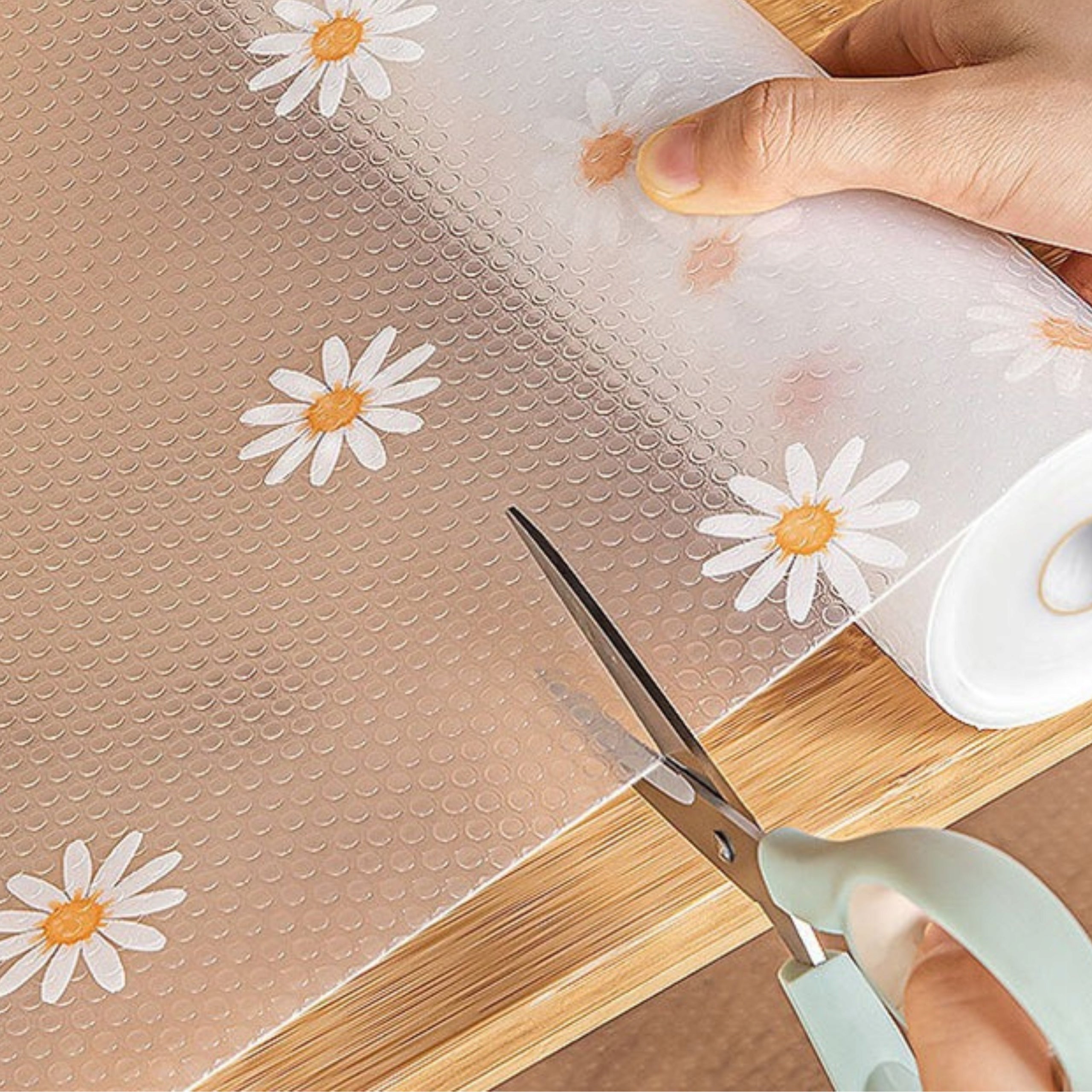 ANTI-SLIP PROTECTIVE MAT FOR CLOSET DRAWERS WARDROBES 300x60 DAISIES Product width 60 cm