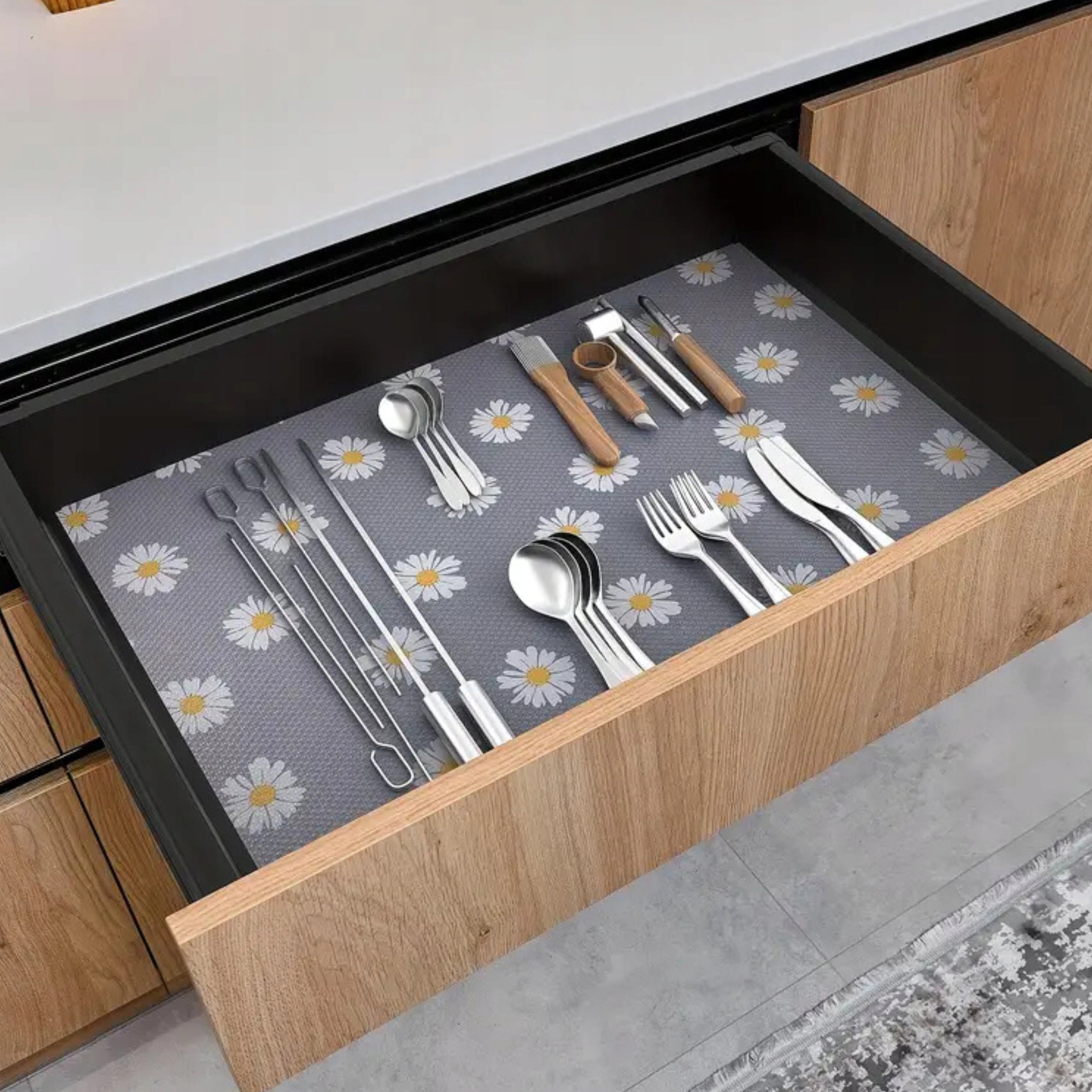 ANTI-SLIP PROTECTIVE MAT FOR CLOSET DRAWERS WARDROBES 500x60 DAISIES Brand Korbi