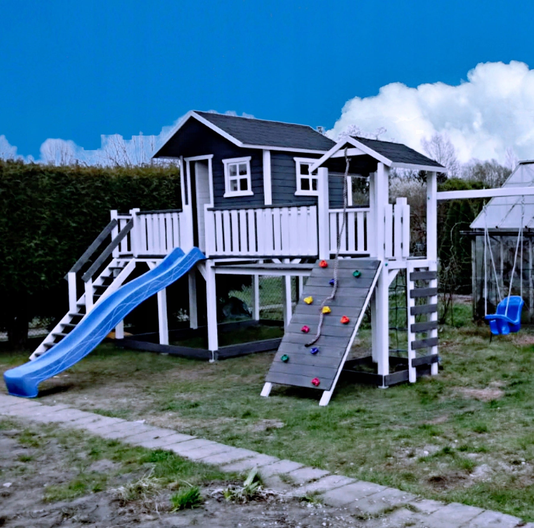 ASSEMBLY FREEBIE Huge Square Toys cottage for children COMPREHENSIVELY