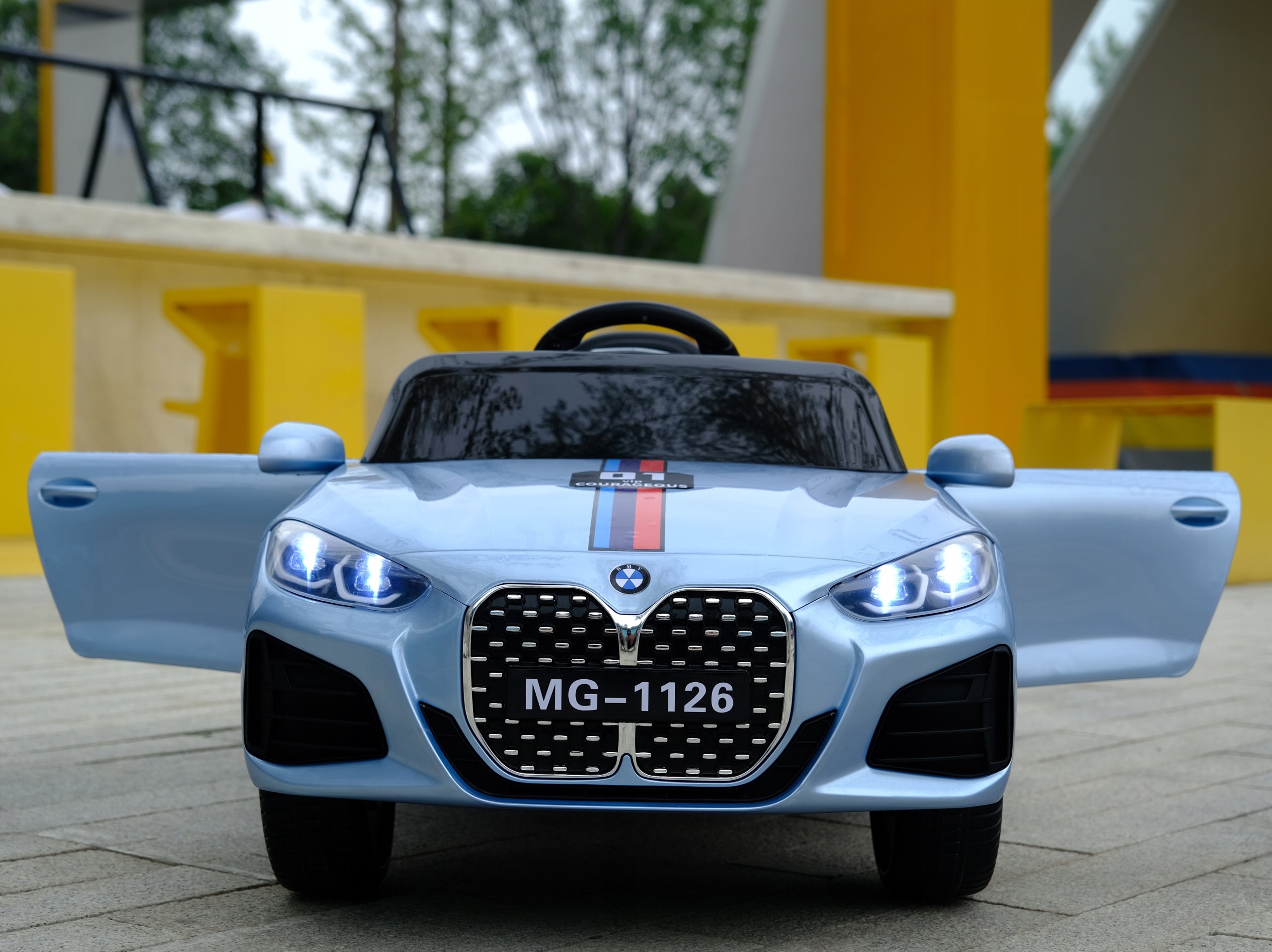 AUTO CONVERTIBLE M4 FOR BATTERY LEATHER LACQUER GLOSS LED PILOT SHOCK ABSORBERS Number of seats 1