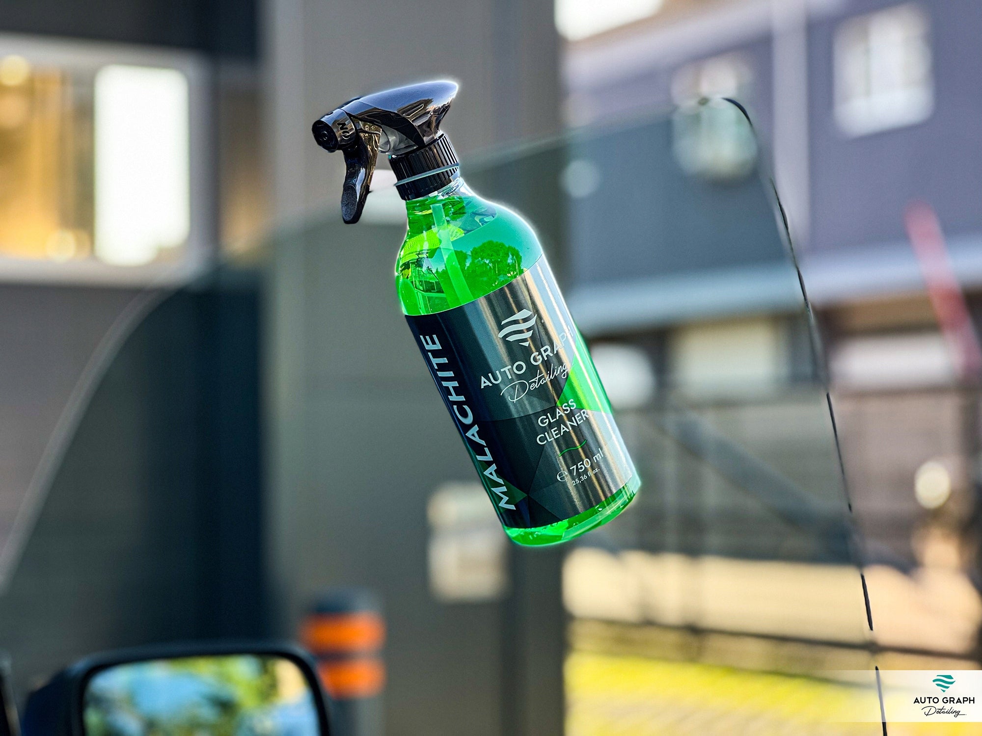 AUTO GRAPH _ MALACHITE - SENSATIONAL LIQUID FOR CLEANING WINDOWS WITHOUT STREAKS - 750ML Manufacturer's catalog number 421
