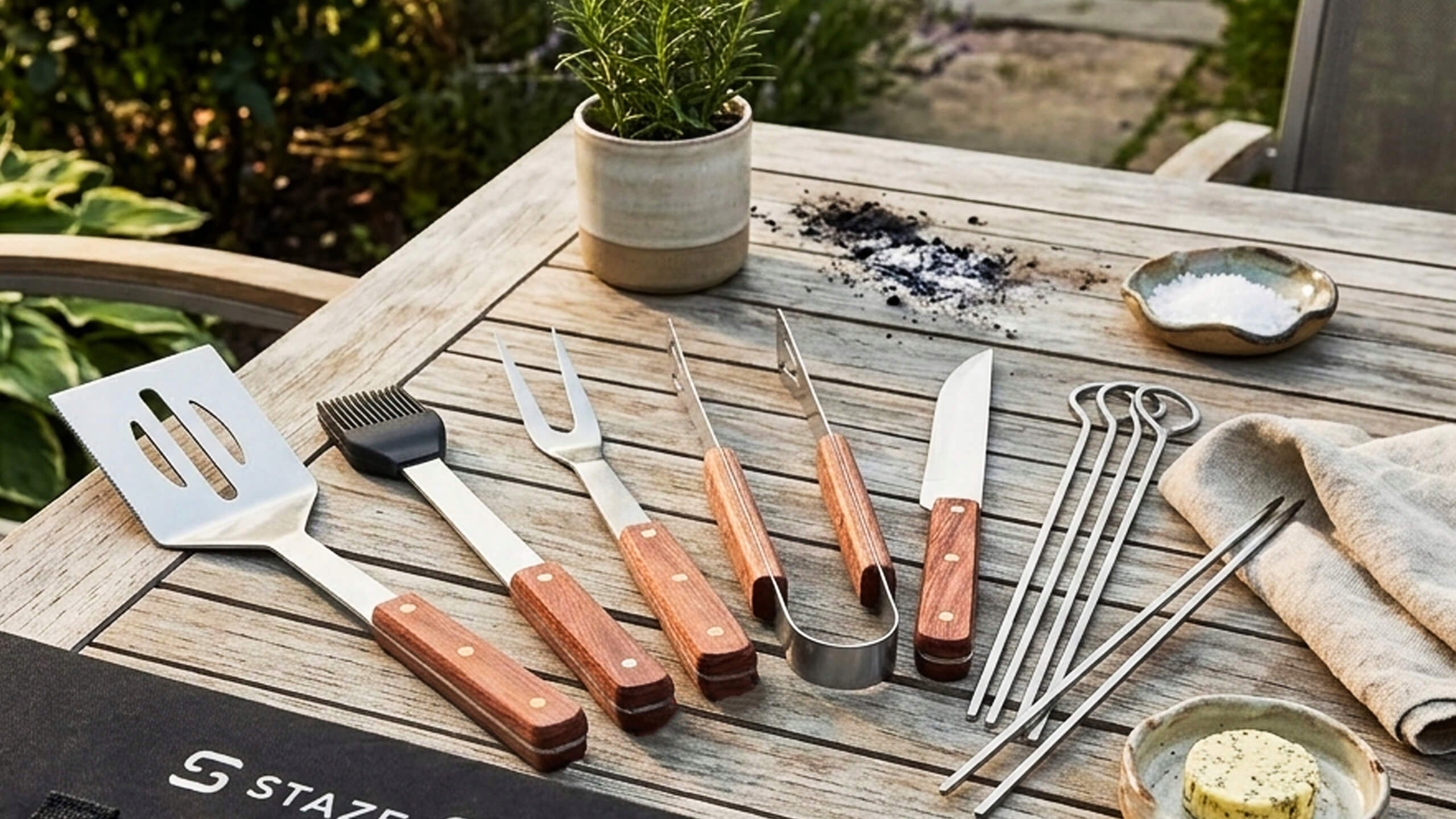 Accessories BBQ Grill Utensils Pliers Spatula Skewers Pouch Manufacturer code Przyrządy do grilla szaszłyki szczypce