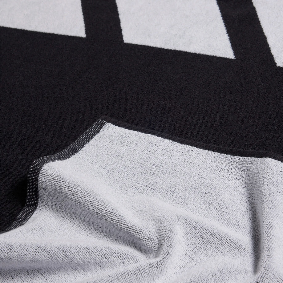 Adidas quick-drying sports towel for gift 140 x 70 cm EAN (GTIN) 4067887832359