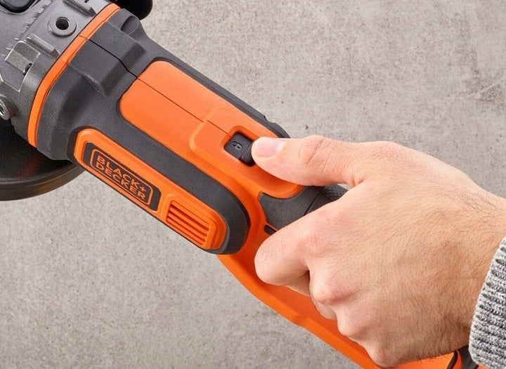 Angle Grinder 18V 125mm M14 Black & Decker BCG720 + aku 4.0Ah Brand Black+Decker