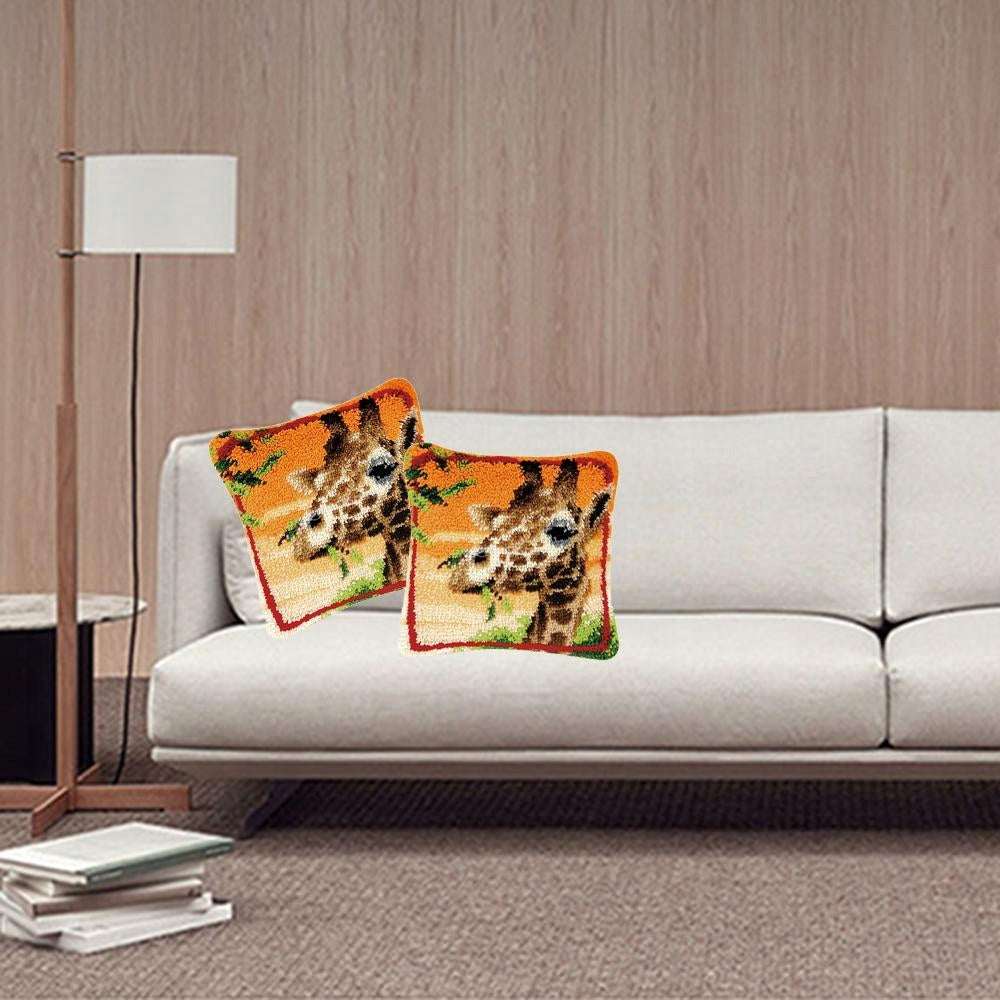 Animal Pattern Latch Hook Kit with Starter Giraffe Manufacturer code 04574005115