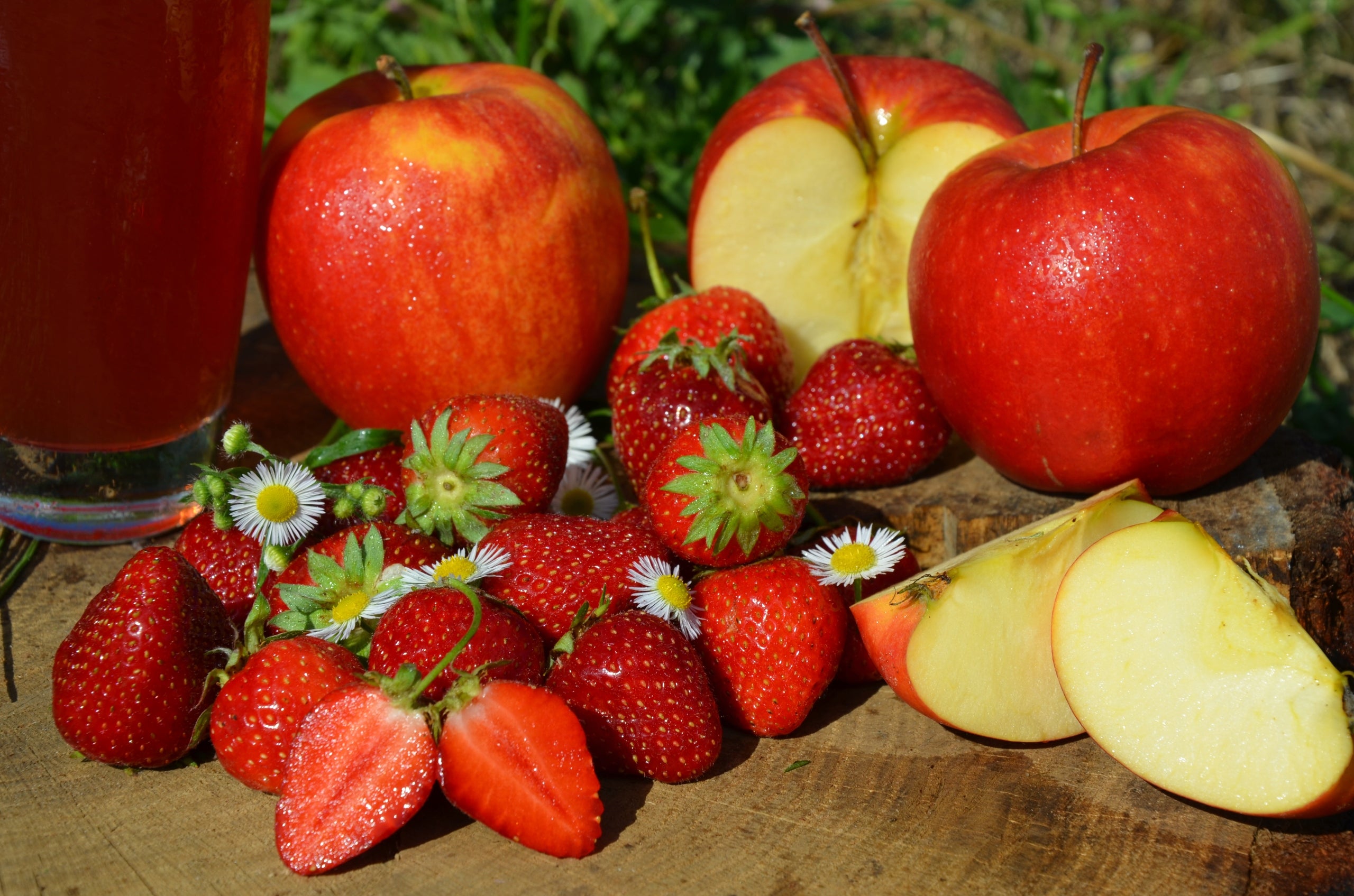 Apple juice with strawberry pressed NFC 3L+CARTON EAN (GTIN) 5902596848163