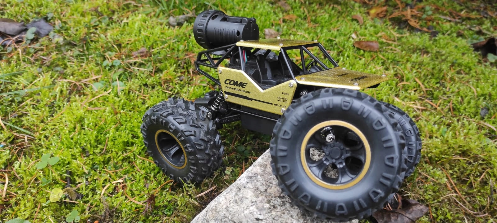 Auto RC 1:18 FAST OFF-ROAD Remote Controlled 27MHz Giant LED Wheels Smoke Brand Swede