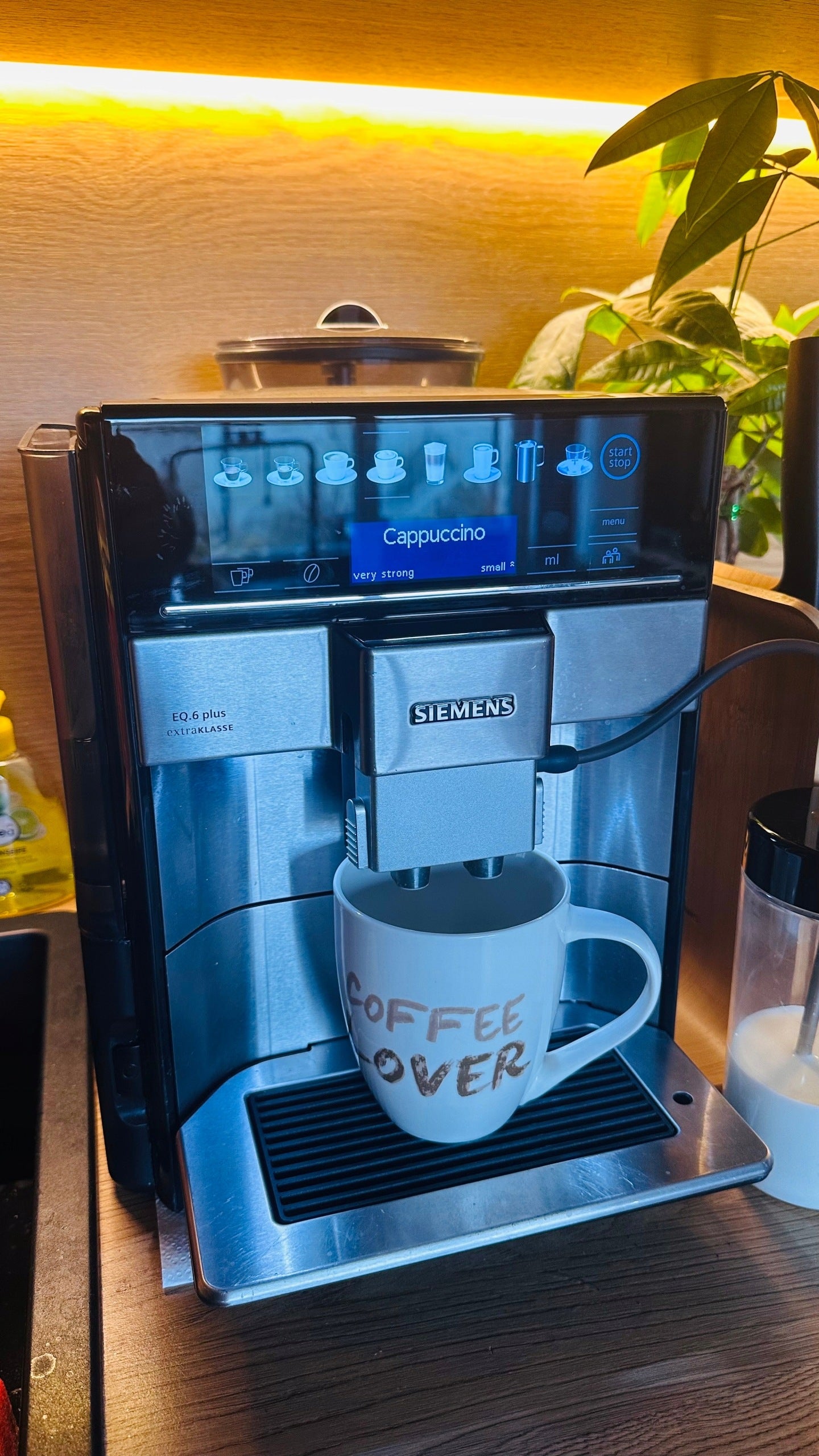 Automatic espresso machine Siemens EQ.6 Plus 1500 W black Manufacturer code TE657F09DE
