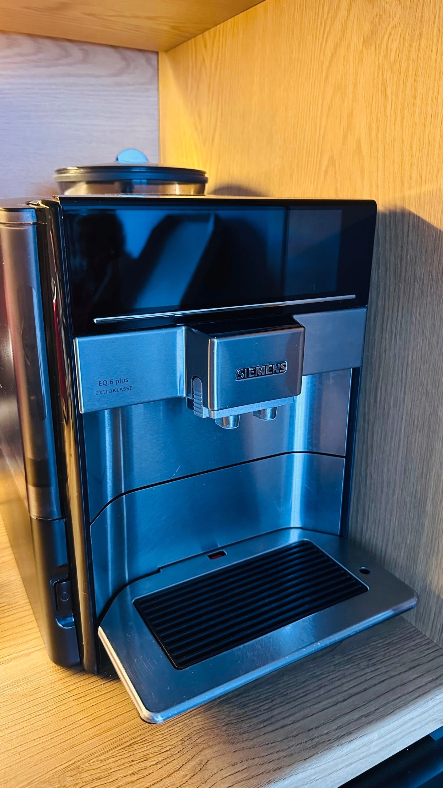 Automatic espresso machine Siemens EQ.6 Plus 1500 W black