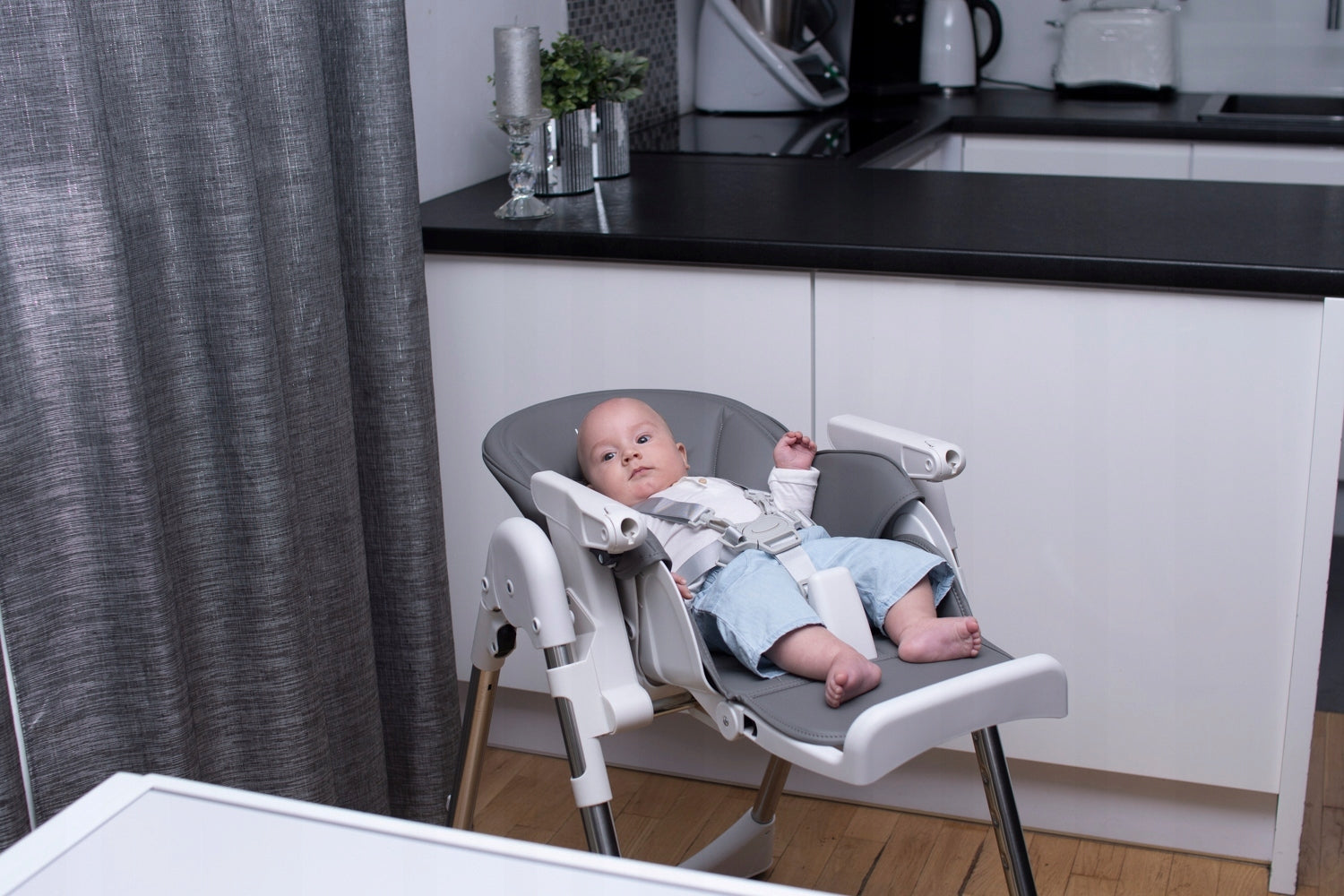BABY CHAIR FOR FEEDING FOOD WITH ADJUSTABLE BACKREST EAN (GTIN) 5904139439050